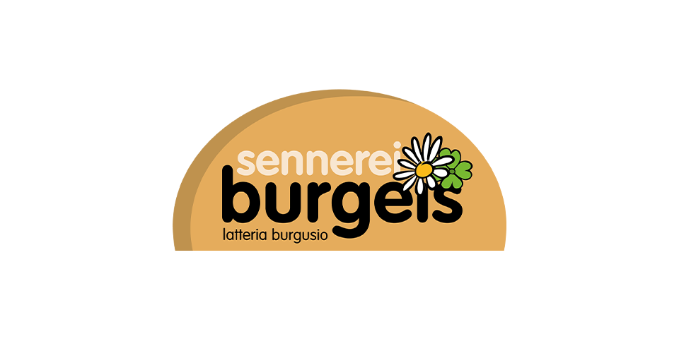 Logo der Molkerei Burgusio mit dem Schriftzug "sennerei burgeis" und einer Gänseblümchenblüte mit grünem Kleeblatt.
