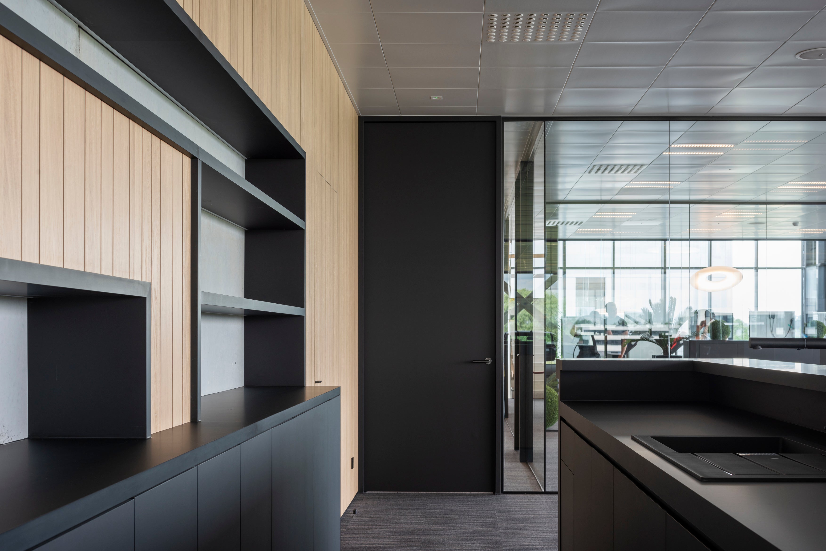 Shinnoki - bar - wooden bar wall - office bar