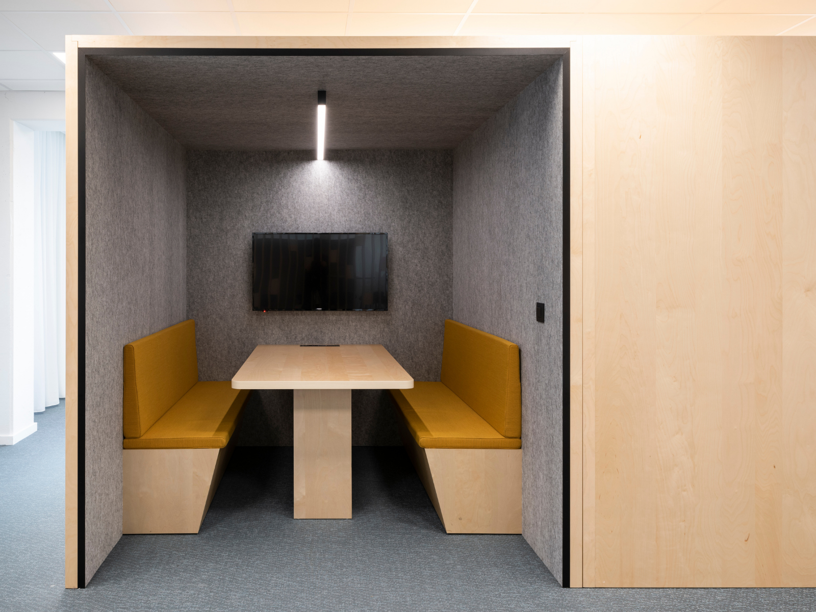 volvo trucks ghent - volvo trucks office - pods - office pods - bright wood wall - bright wood panels