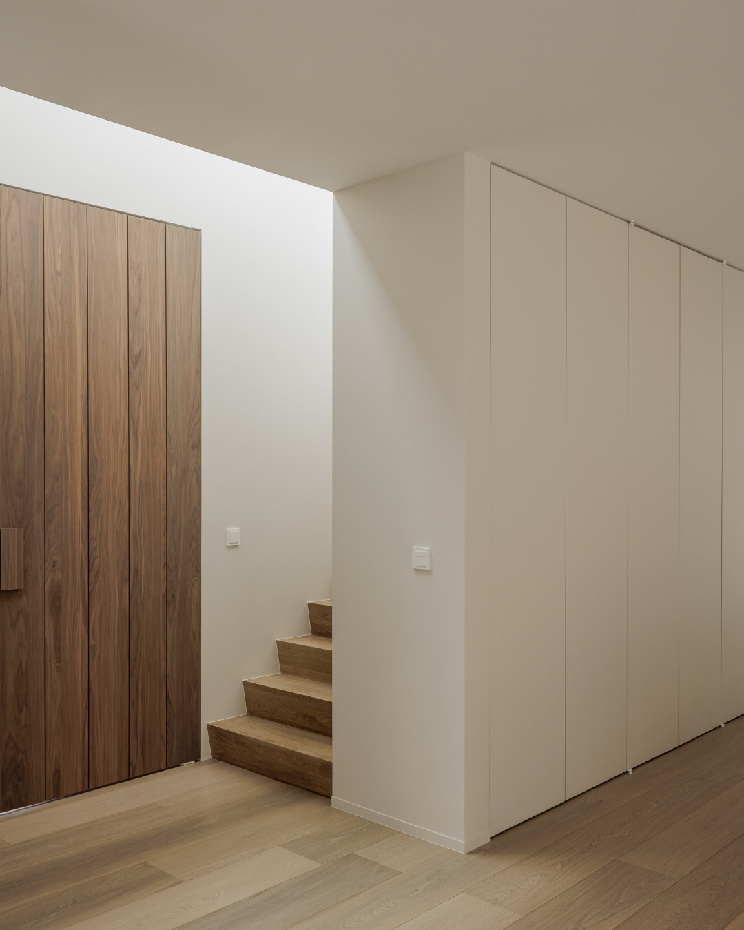 Staircase in Shinnoki Frozen Walnut