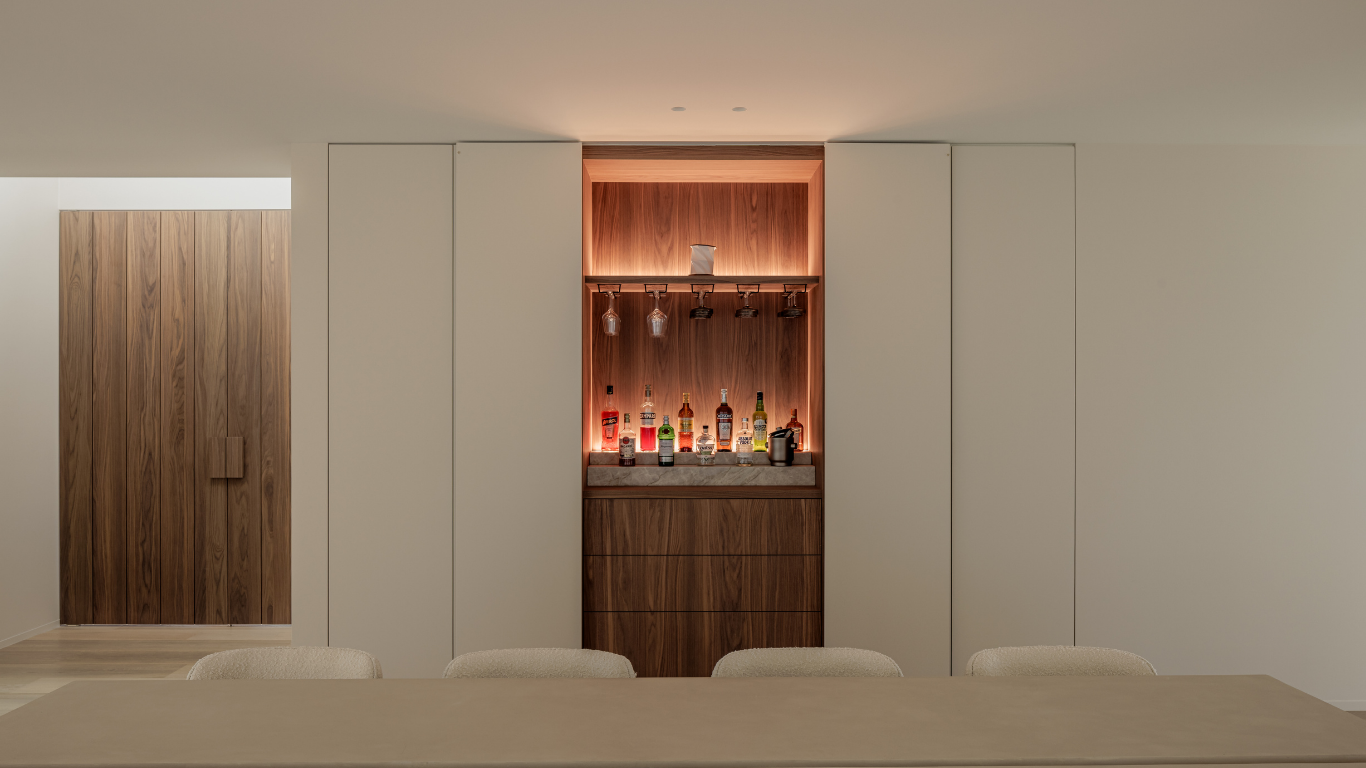 Dining area in Shinnoki Frozen Walnut