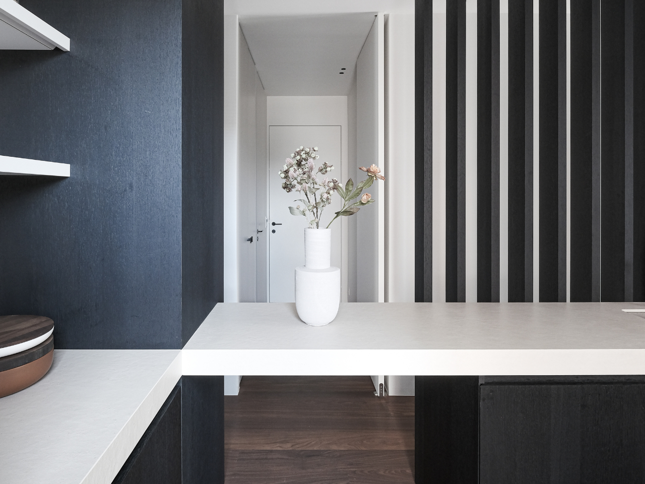 Decospan - project Yaya Black