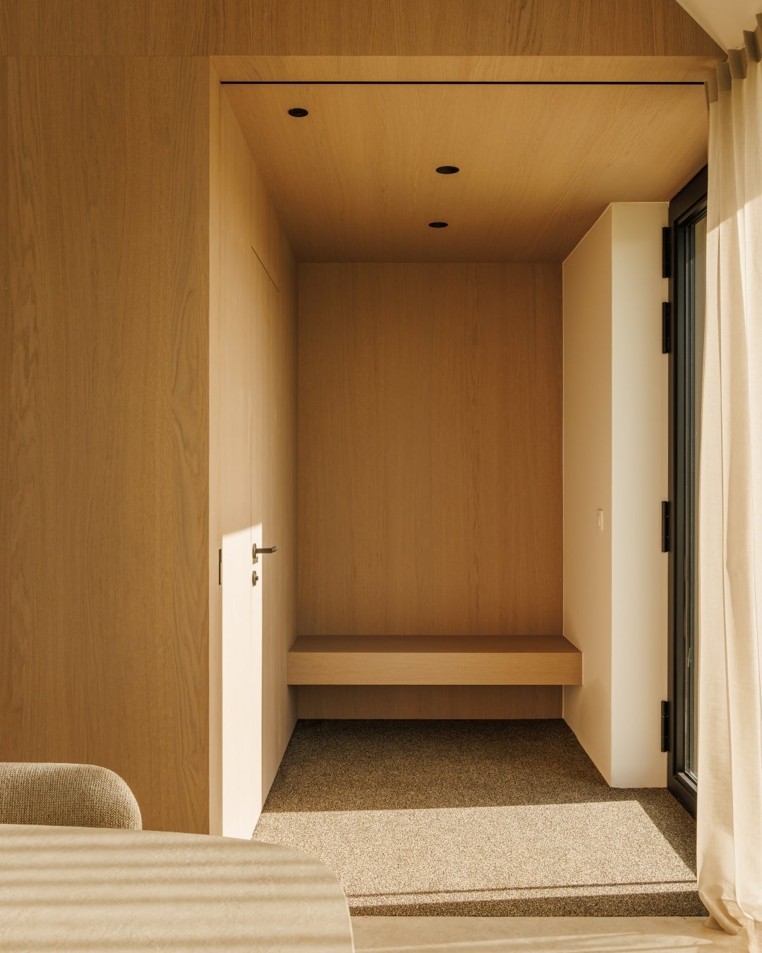 Holiday home interior project with Shinnoki prefinished wood panels - Desert Oak - kitchen - cabinetry