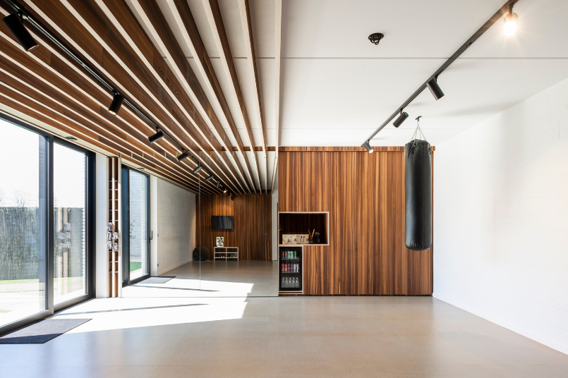 Autumn larch - Nordus autumn larch - larch - larch gym - larch in gym - wood wall gym - gym