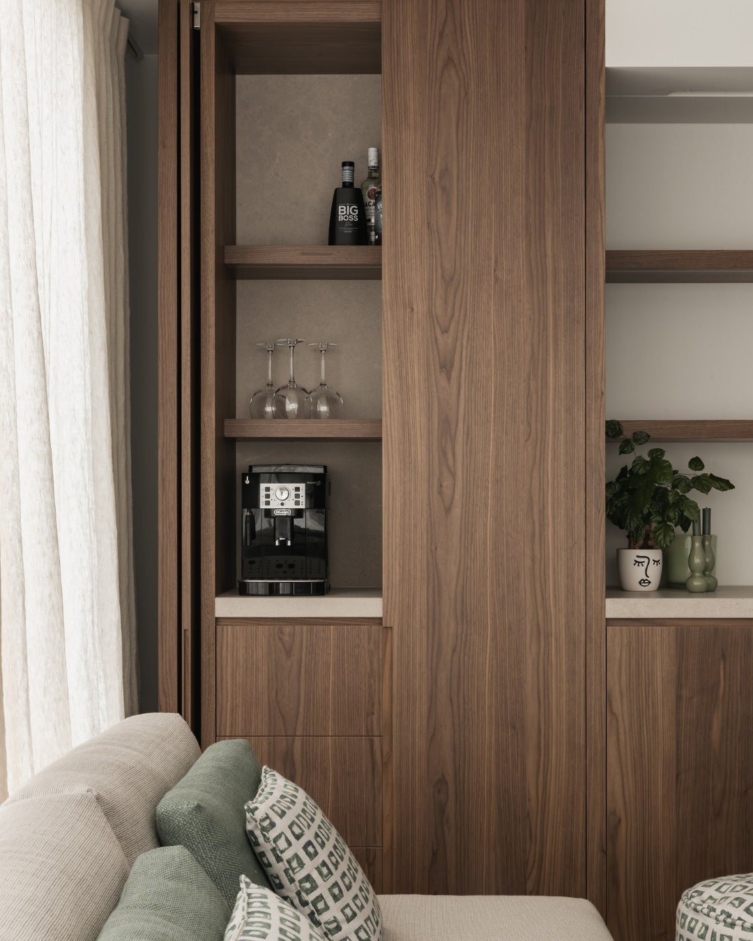 Decospan walnut veneer poolhouse