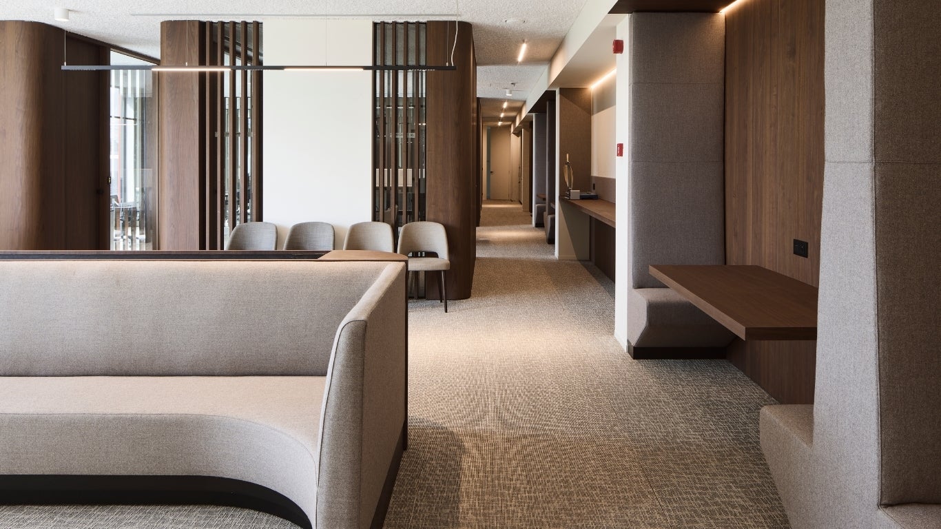 Shinnoki Pure Walnut - office - coworking space - wood veneer