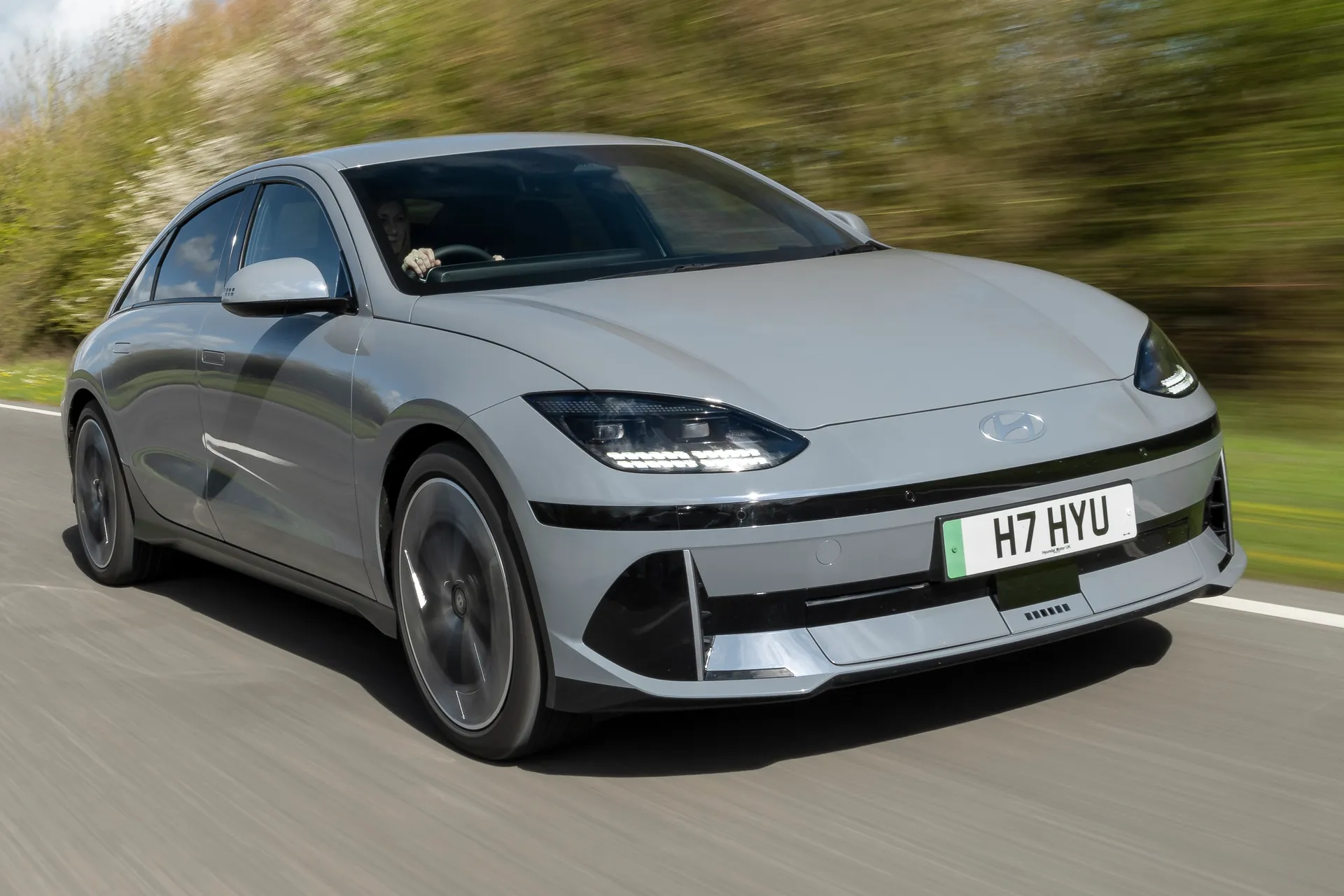 Hyundai Ioniq 6 Review: dynamic driving