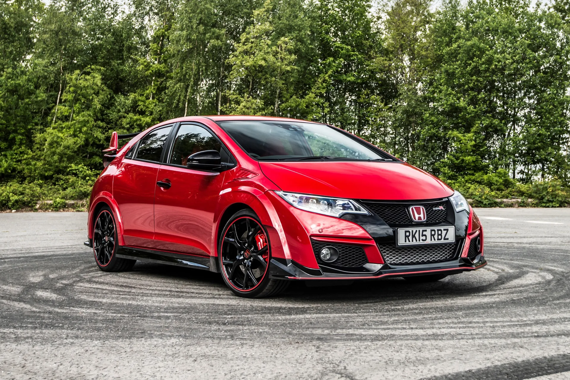 Honda Civic Type R (2015-2017) Review: exterior front three quarter photo of the Honda Civic Type R