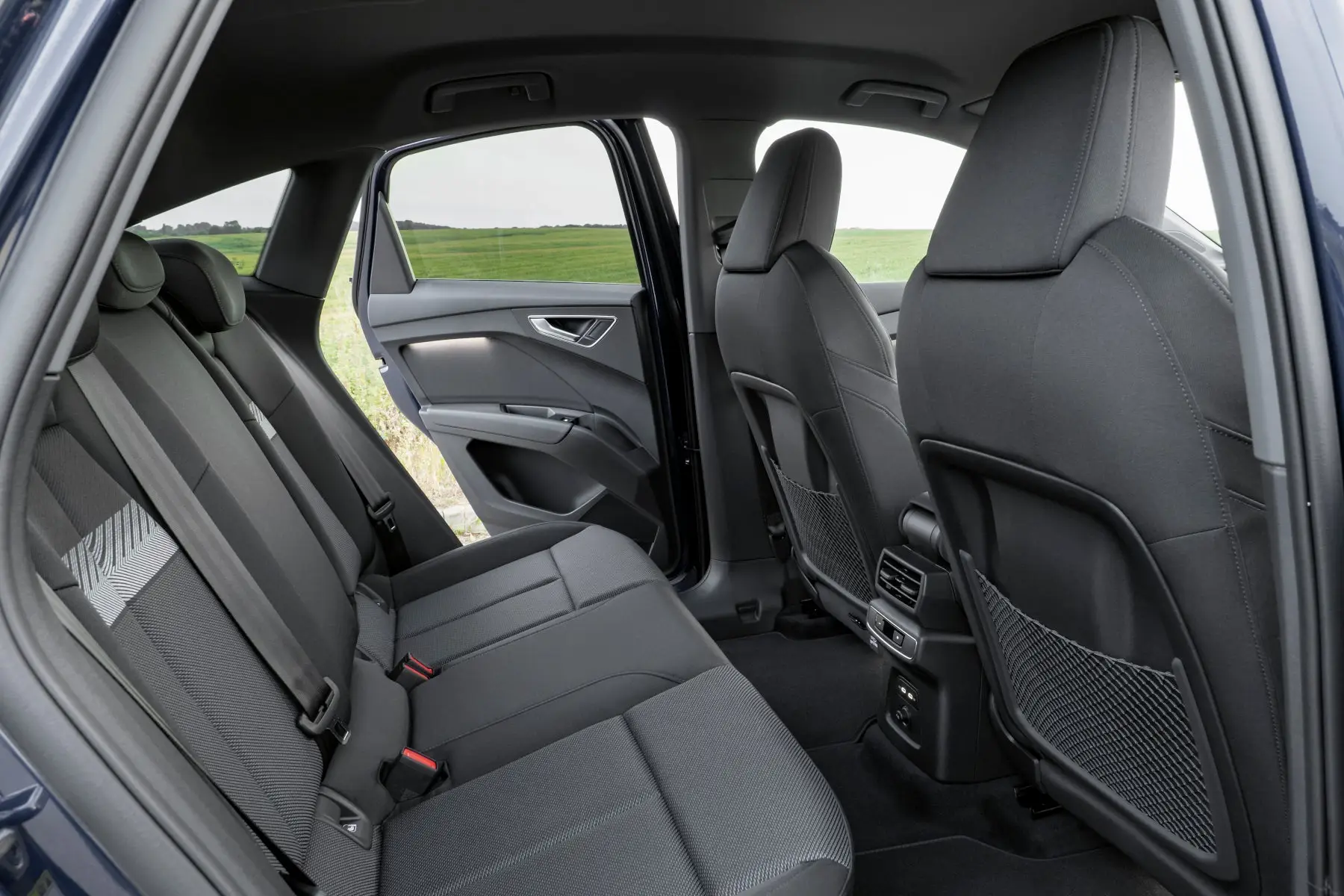 Avis Audi Q4 e-tron 2023: intérieur