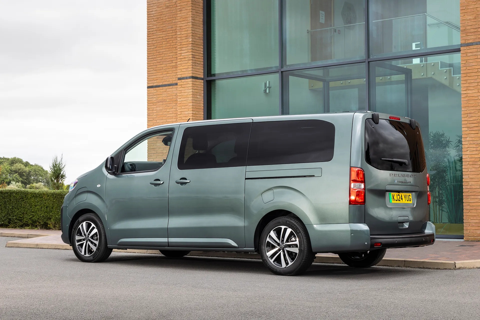 Peugeot e-Traveller review: rear view