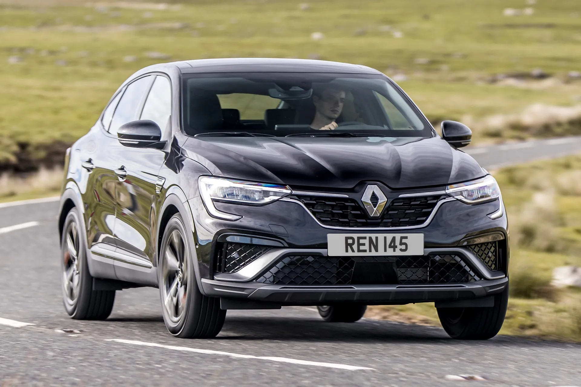 Renault Arkana Review: dynamic exterior front