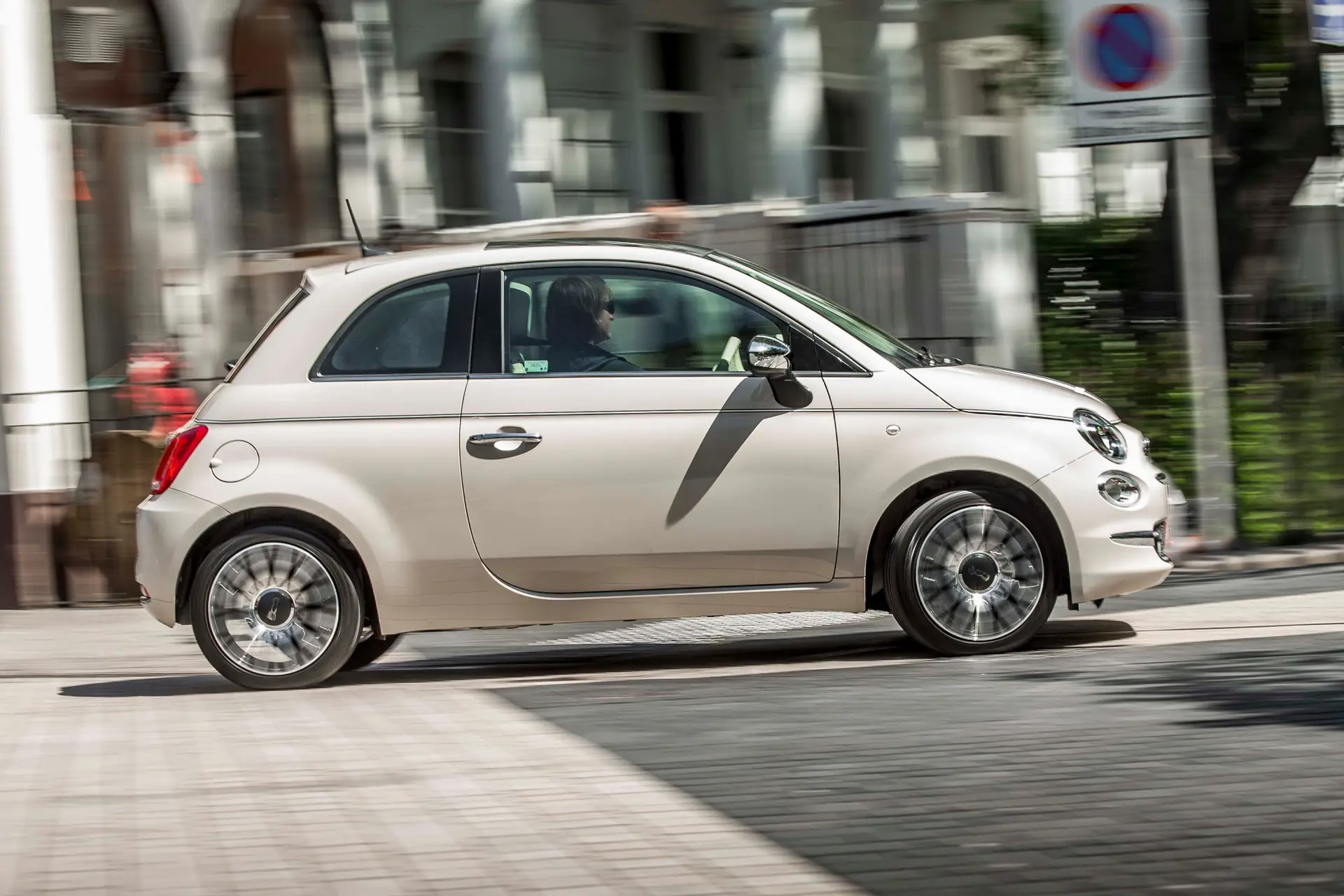 Fiat 500 Review 2024: exterior dynamic