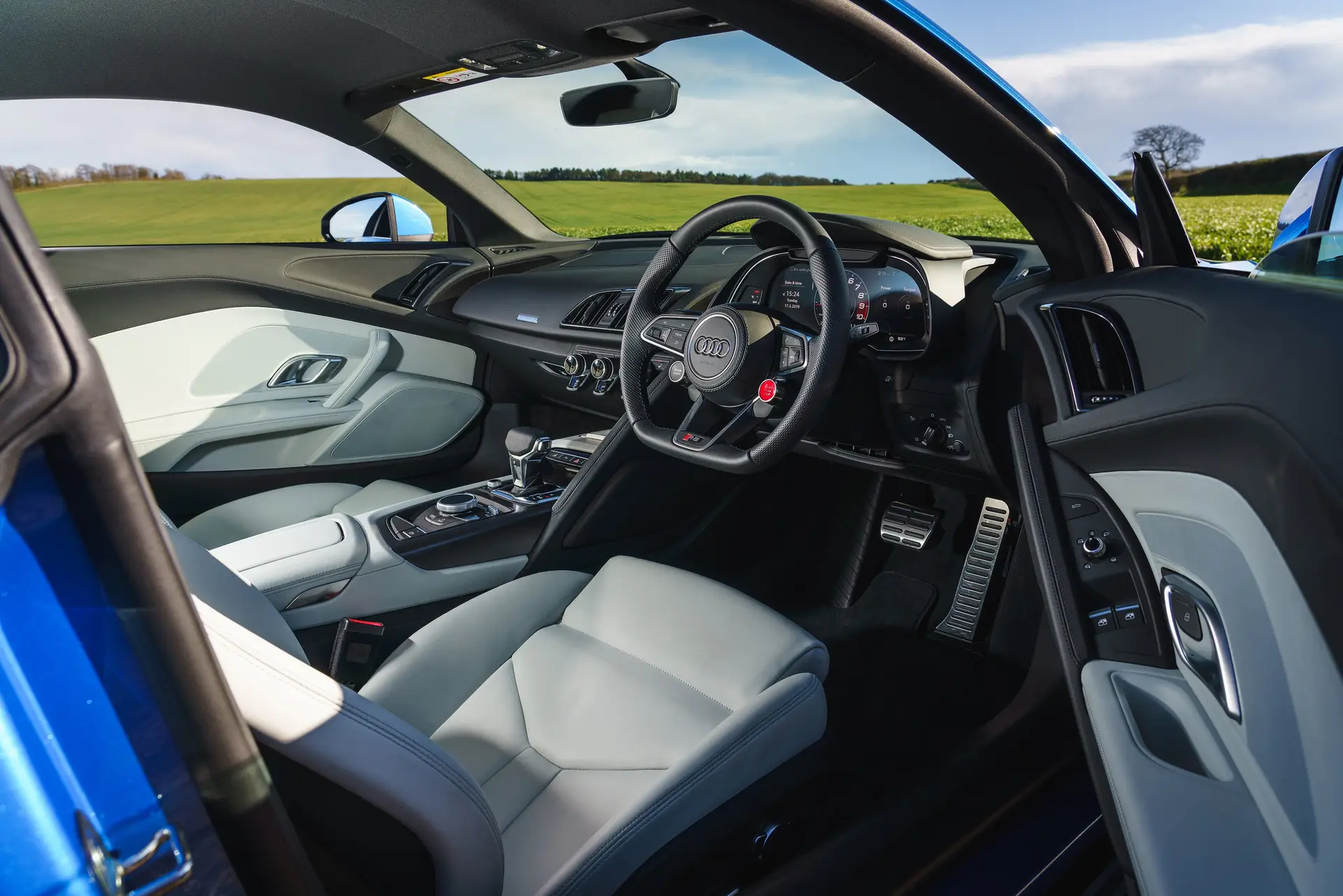 Audi R8 Interior 