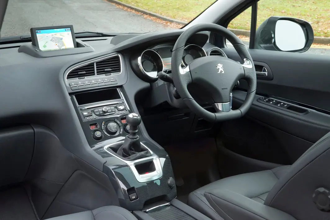Peugeot 5008 (2010-2018) Review: interior close up photo of the Peugeot 5008 dashboard