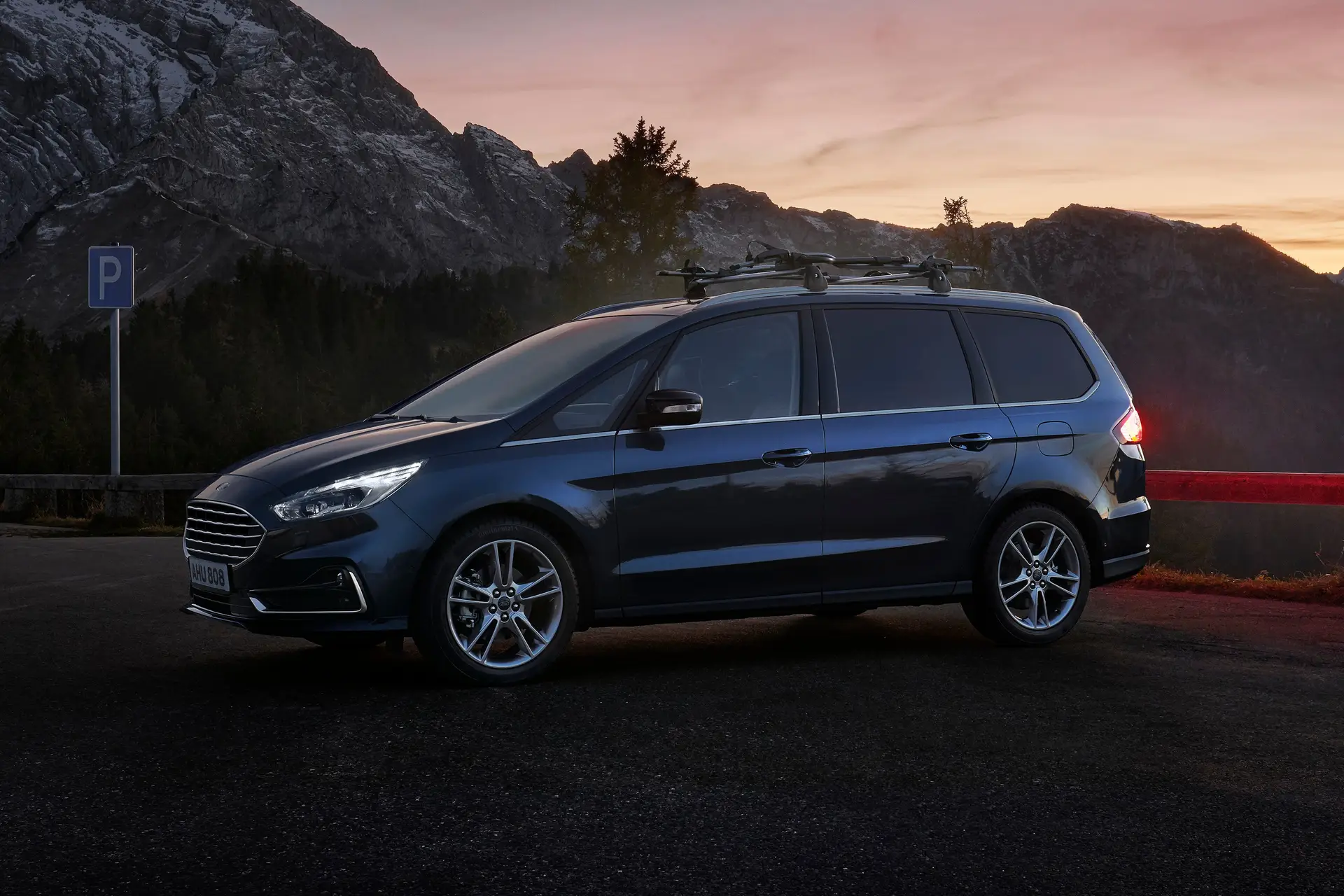 Ford Galaxy Review 2023: side front