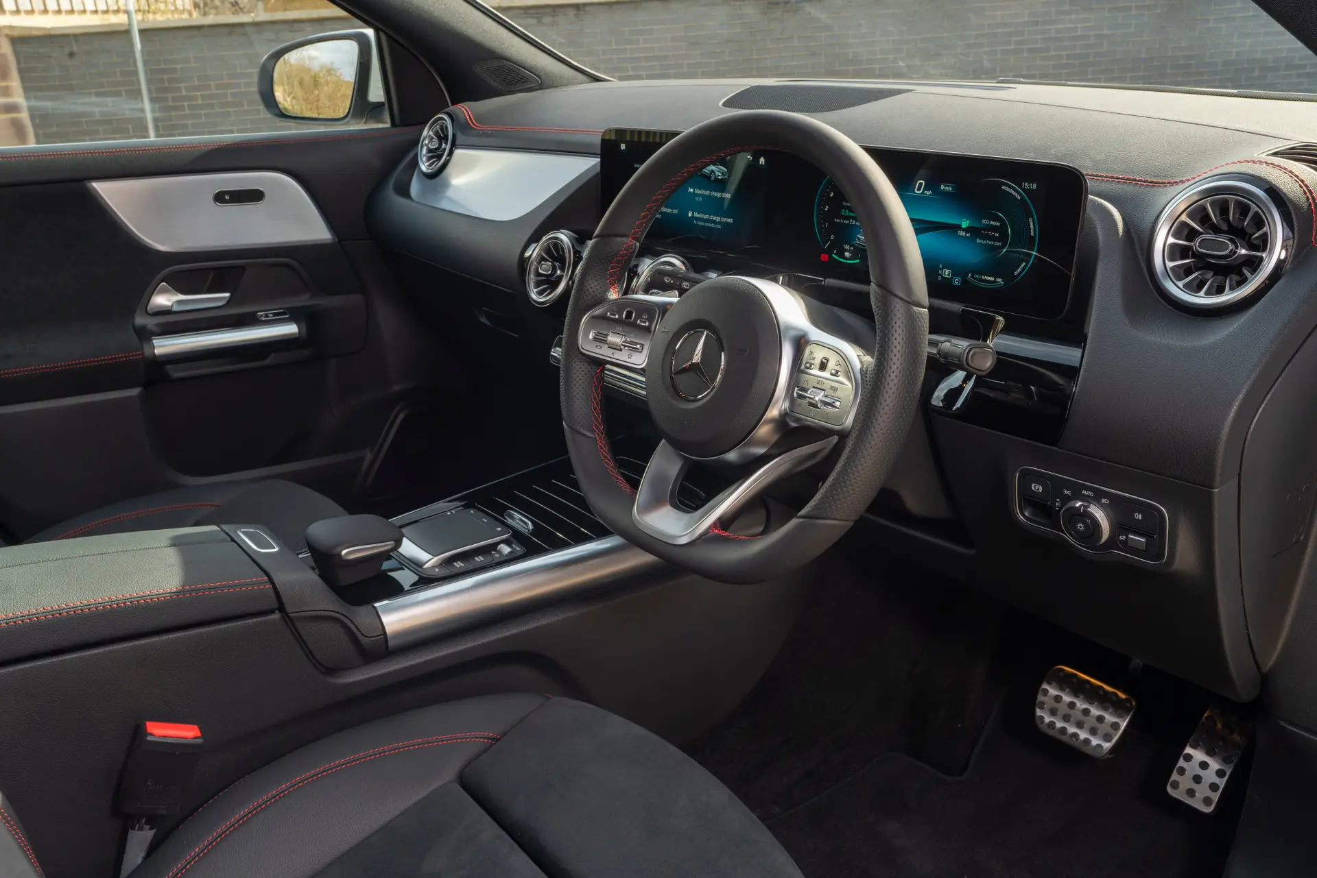 Mercedes-Benz EQA Review 2023 interior
