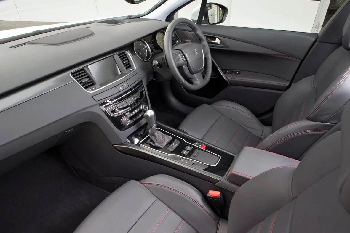 Peugeot 508 (2011-2018) Review: interior close up photo of the Peugeot 508 front seats