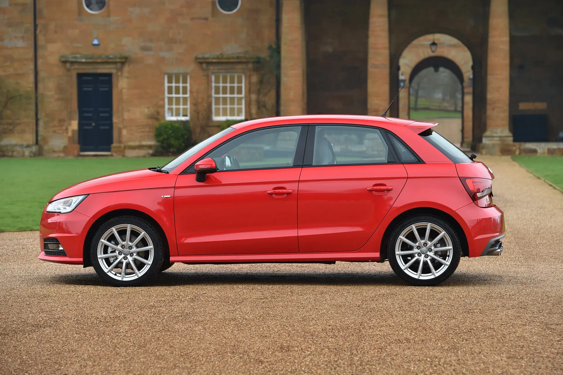 Used Audi A1 Sportback (2012 – 2018) Review: Exterior Side