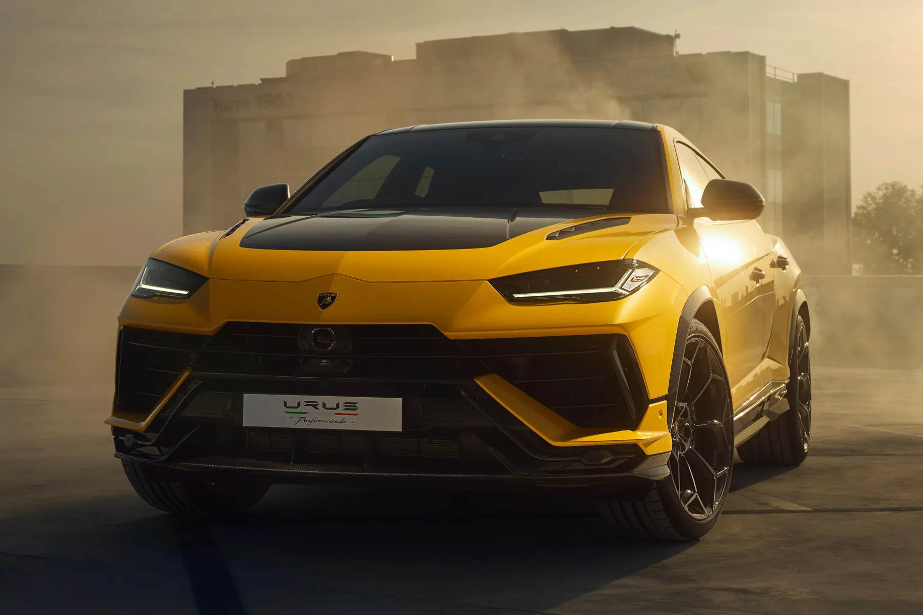 Lamborghini Urus Review 2024: front