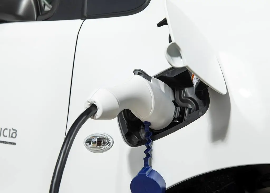 Peugeot Partner Electric Charging Port