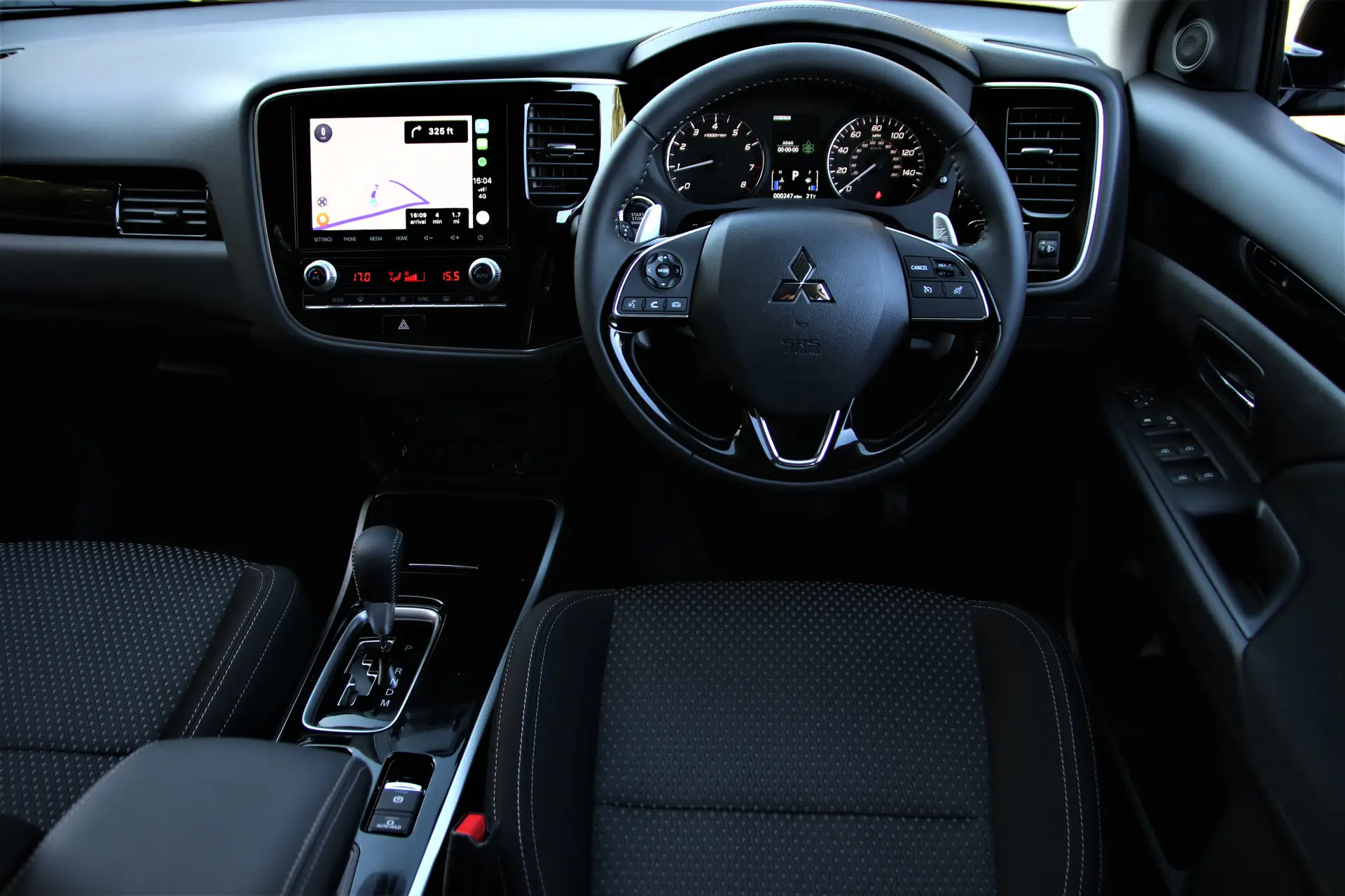 Mitsubishi Outlander Review 2023: front interior