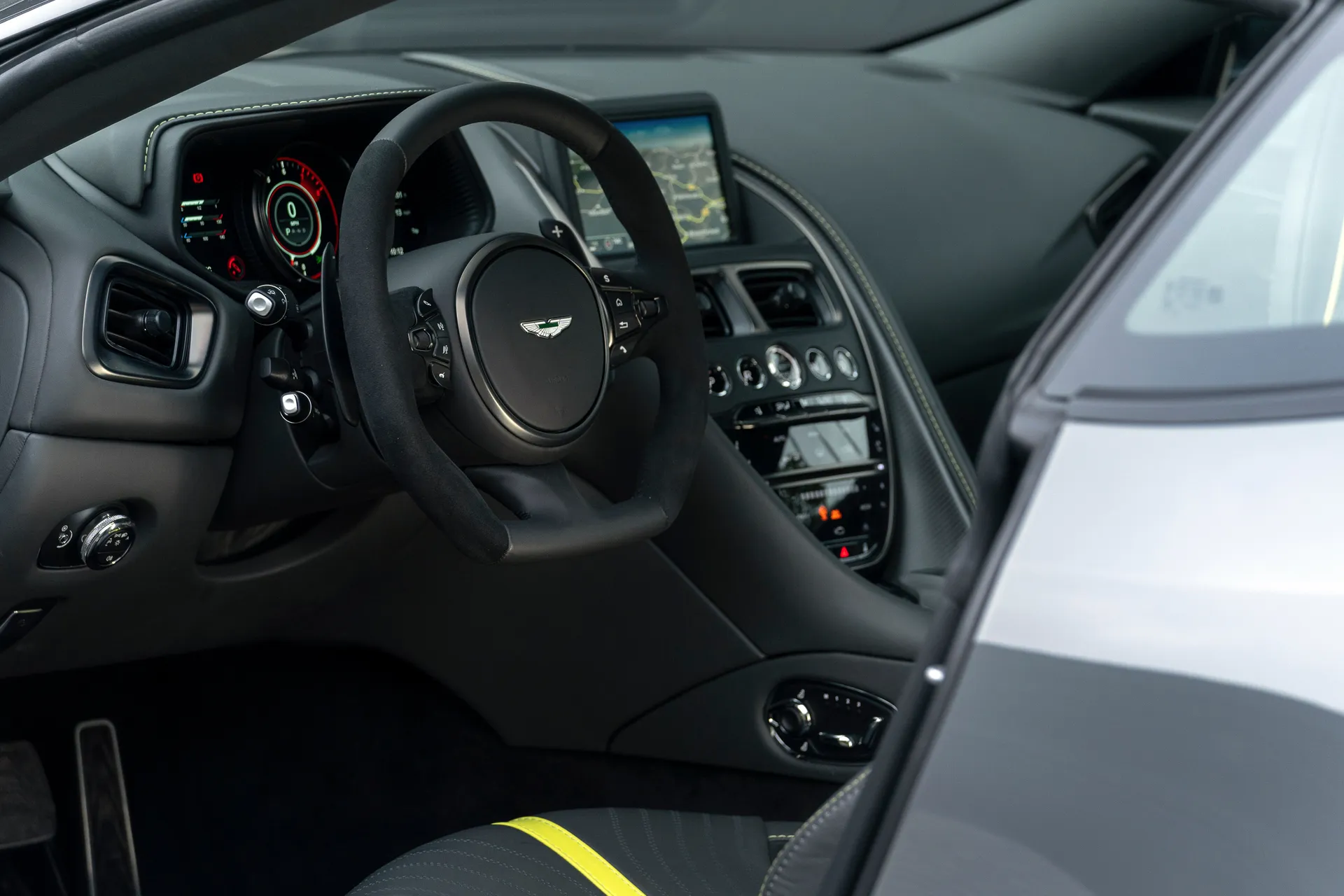 DB11: Porte intérieure conducteur