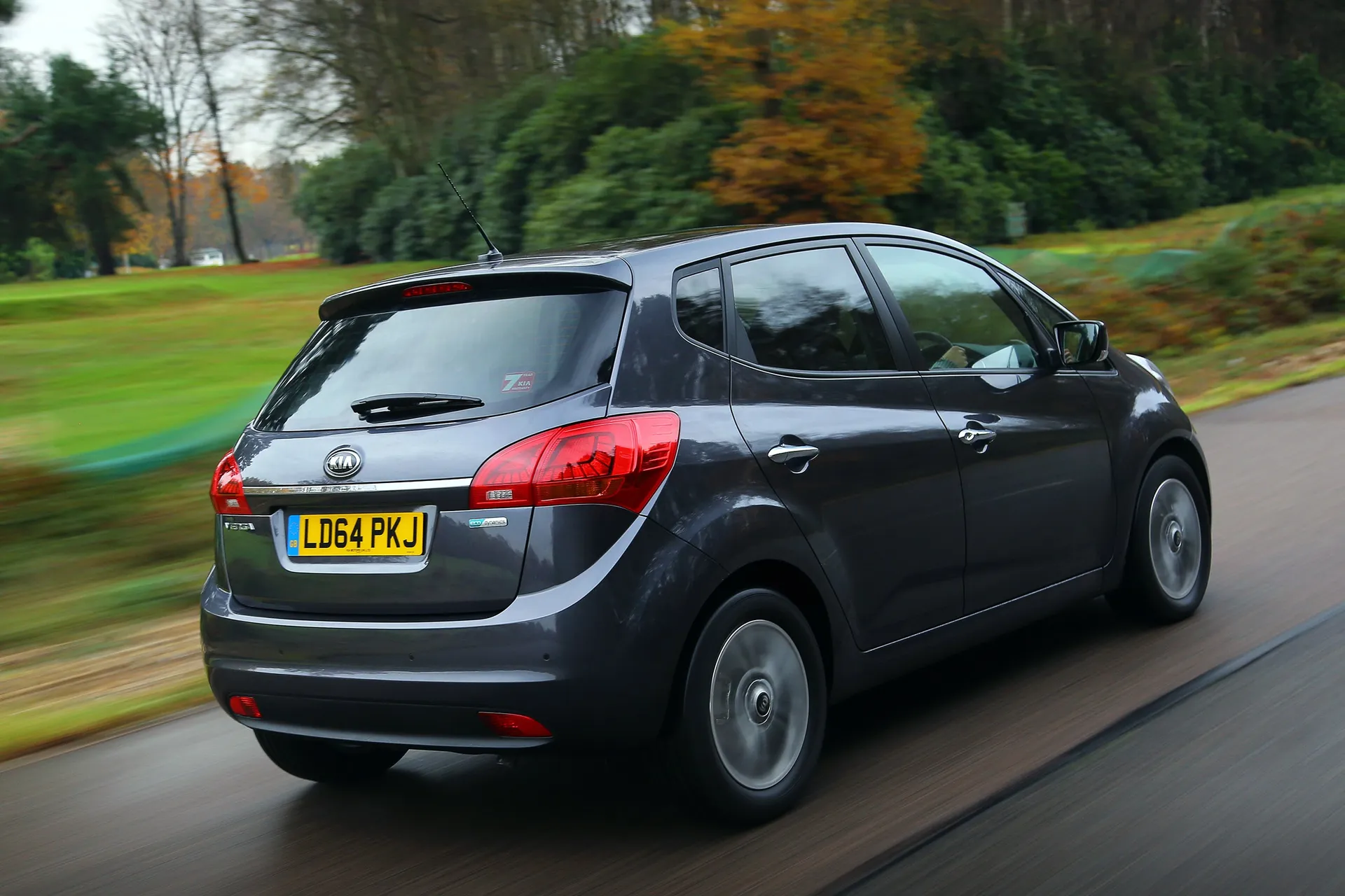 Kia Venga (2010-2019) Review backright exterior