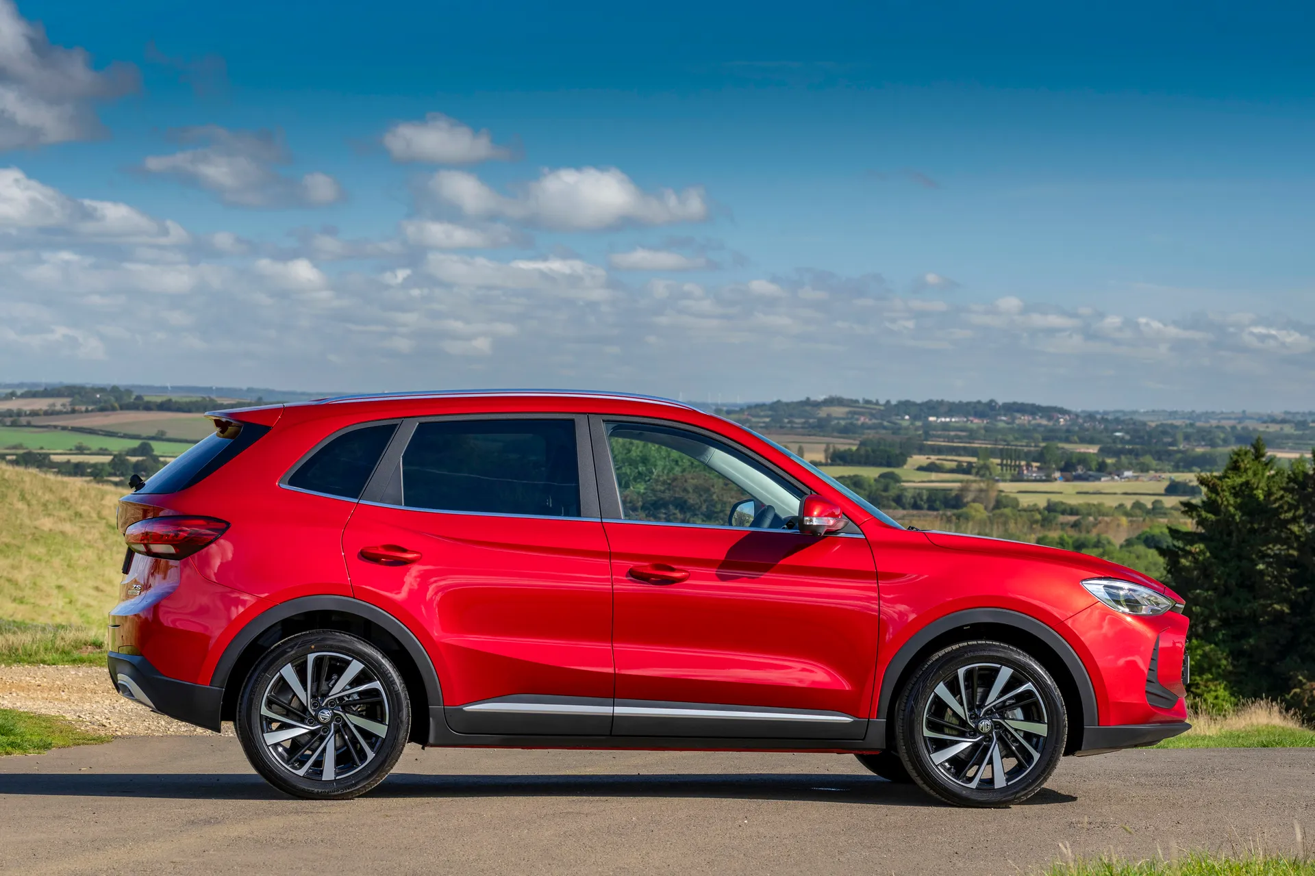 MG ZS Hybrid+ Review: side profile