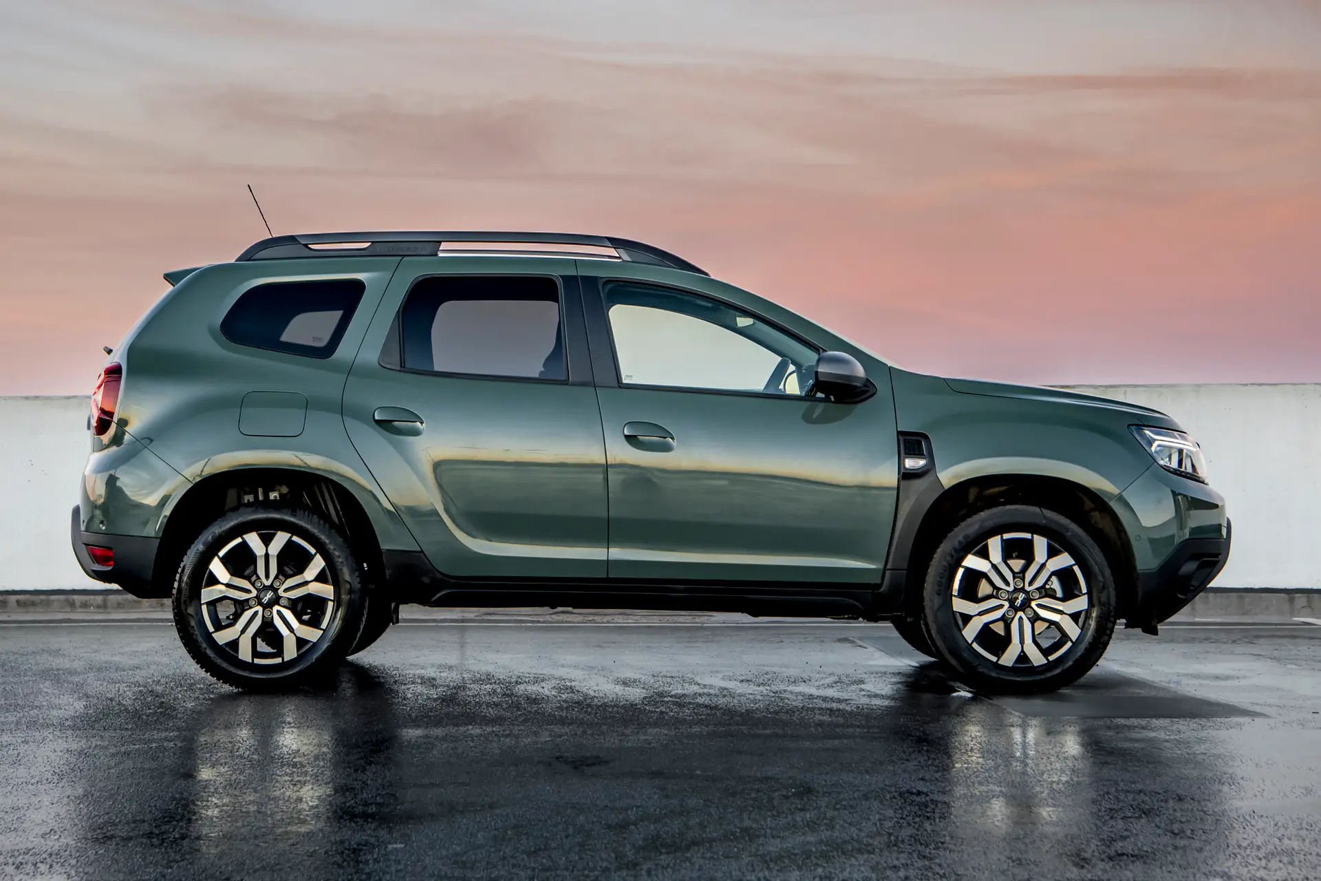 Dacia Duster Review 2024: side profile