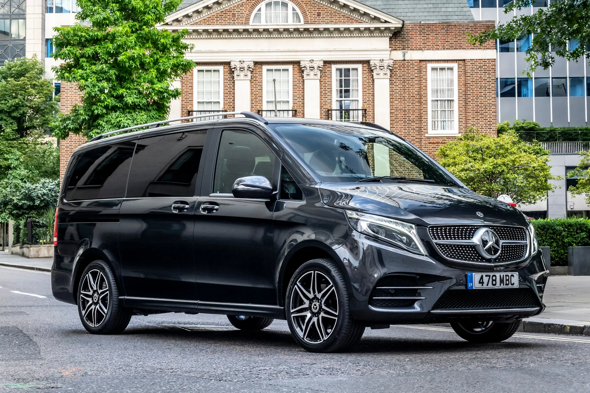 Mercedes-Benz V-Class Review 2023: frontright exterior