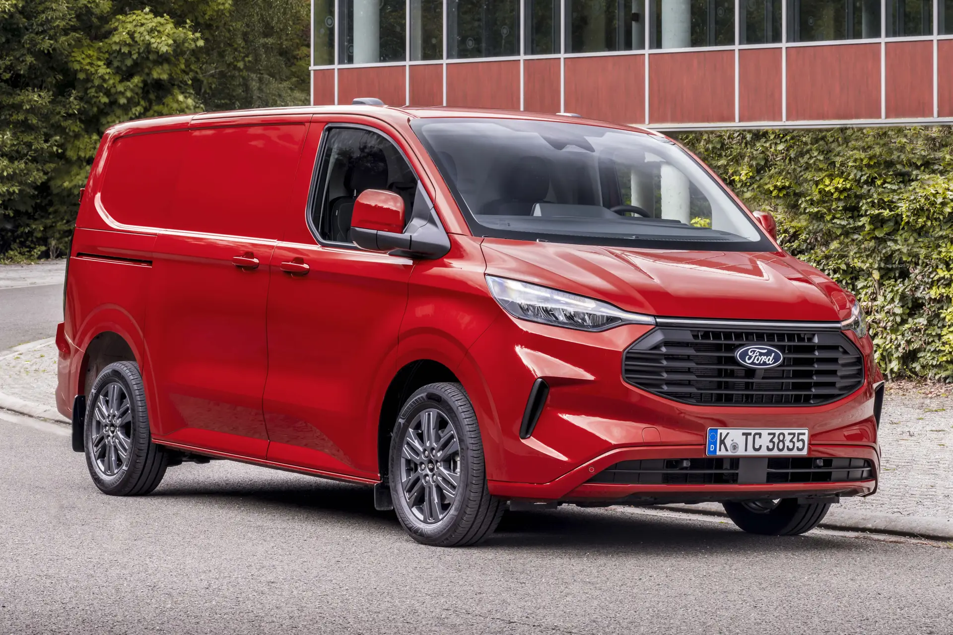 Ford Transit Custom Review: front angle driving