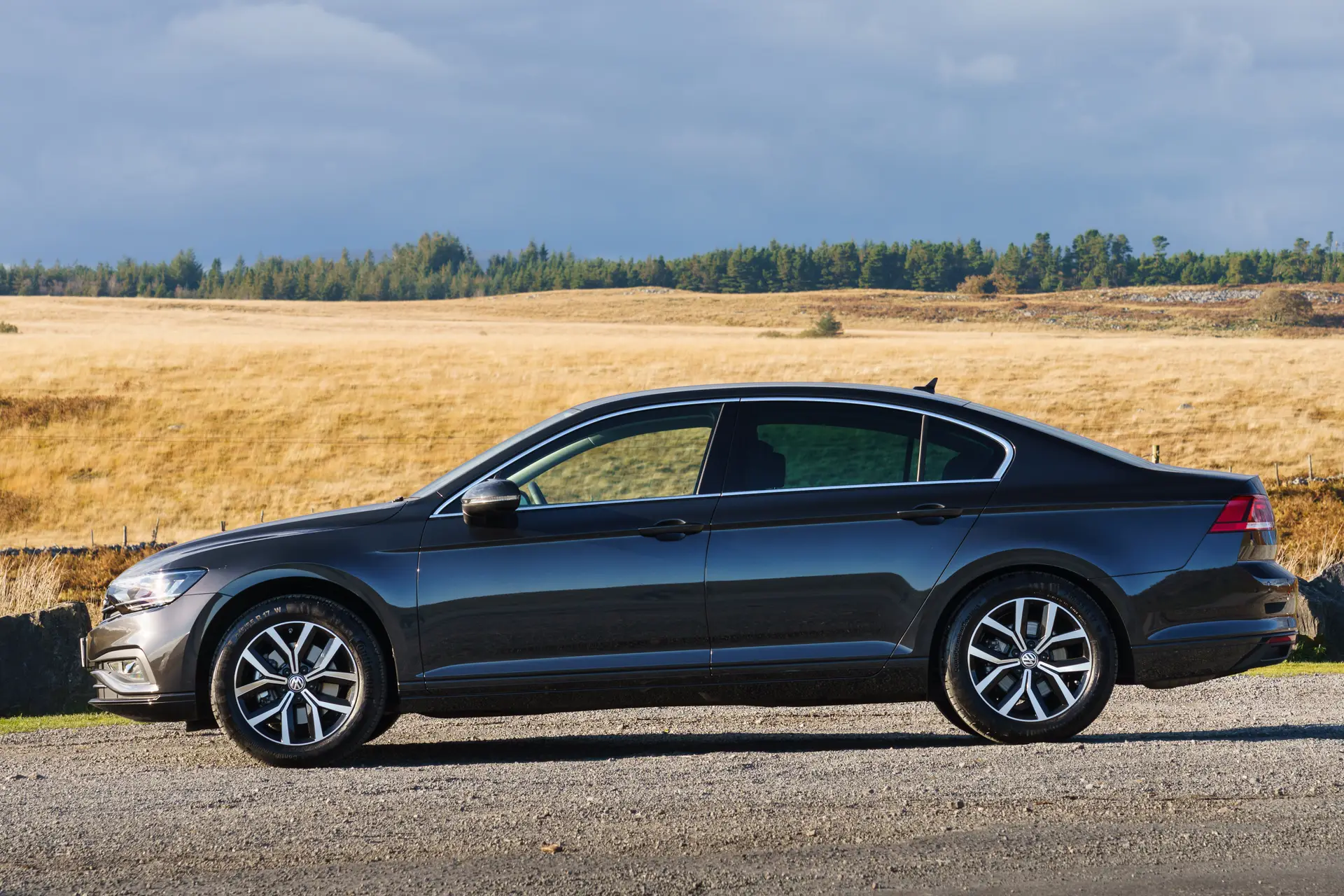 Volkswagen Passat Review 2023: Left Side View 