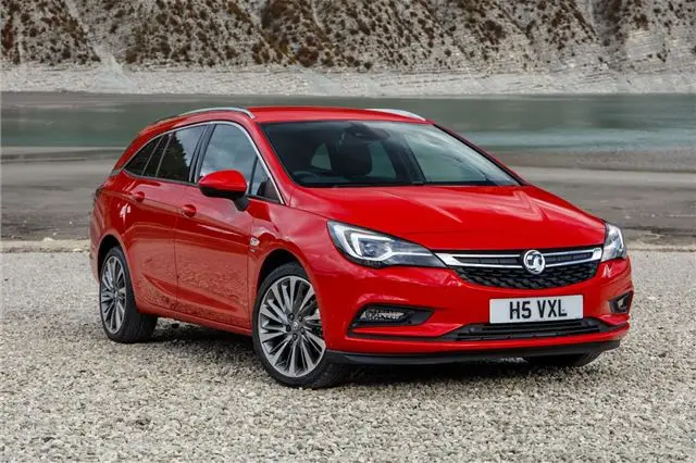 Vauxhall Astra Sports Tourer (2015-2022) Review Front Side View