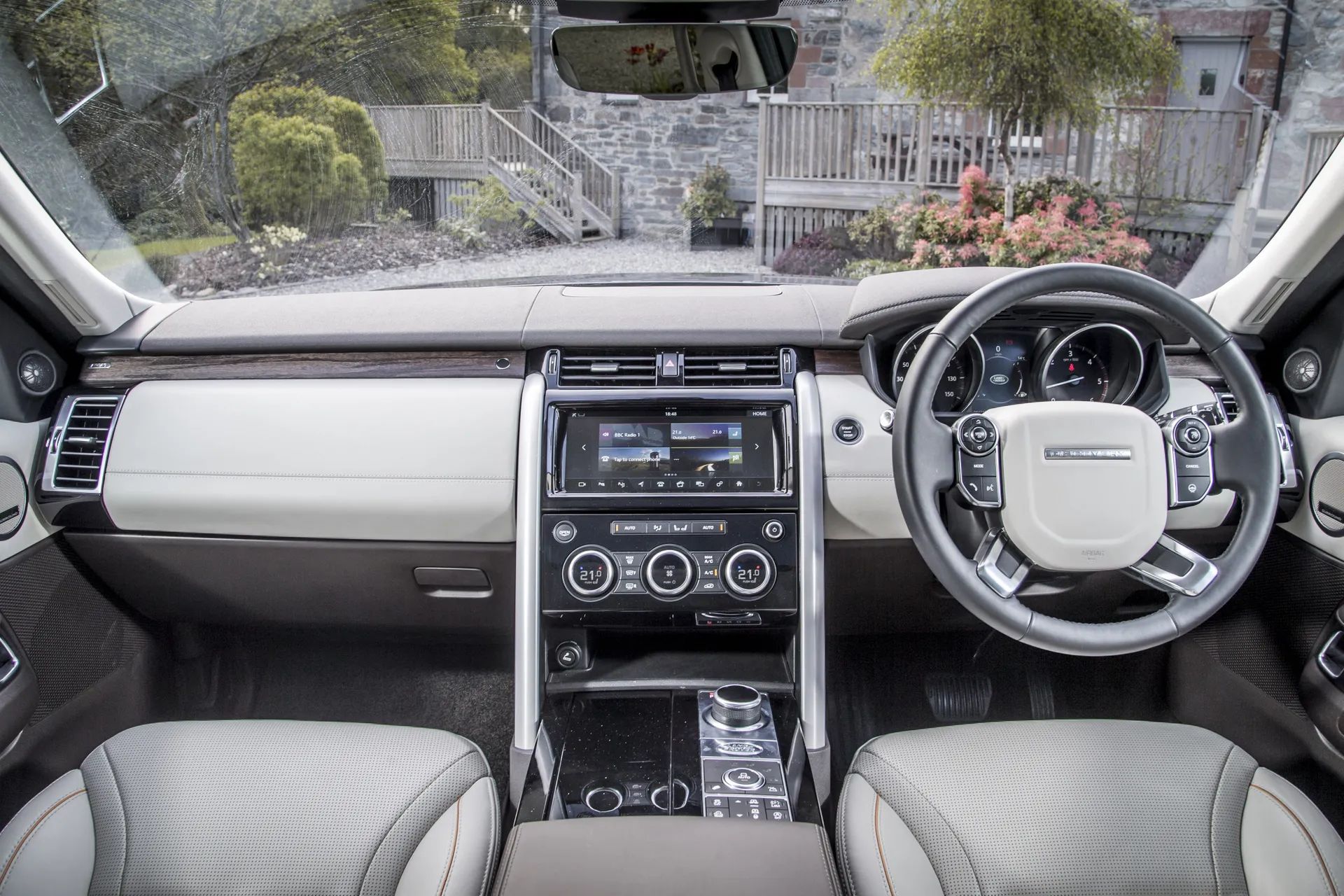 Land Rover Discovery 2023 Review: interior close up photo of the Land Rover Discovery dashboard