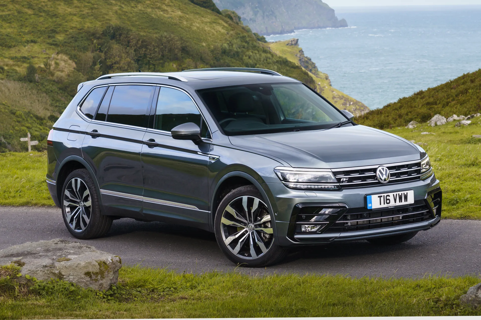 Volkswagen Tiguan Allspace (2018-2024) Review: Front Side View