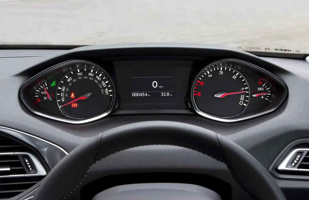 Used Peugeot 308 (2014-2021) Review: Dashboard