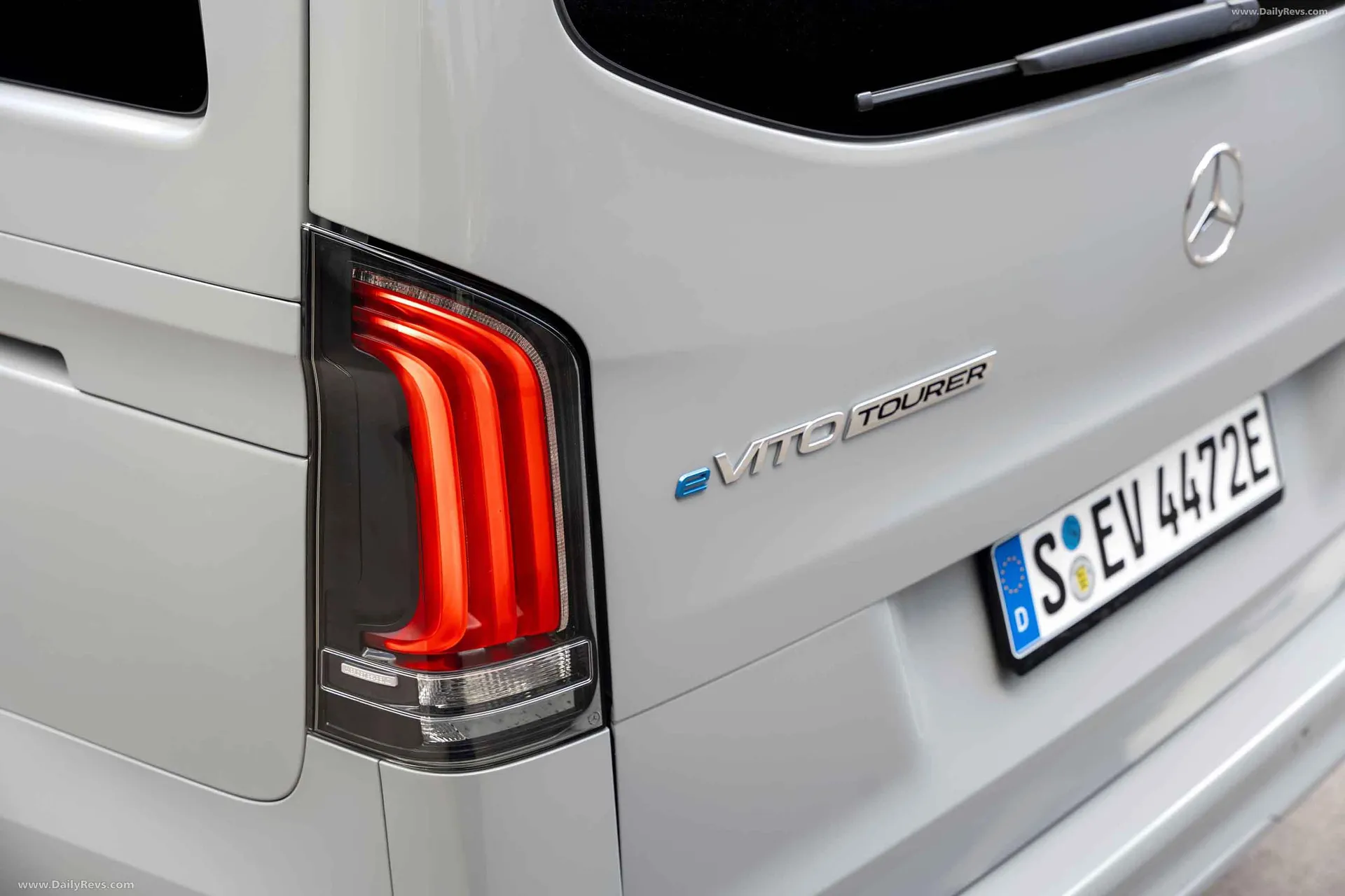 Mercedes-Benz Vito Touring review: rear detail