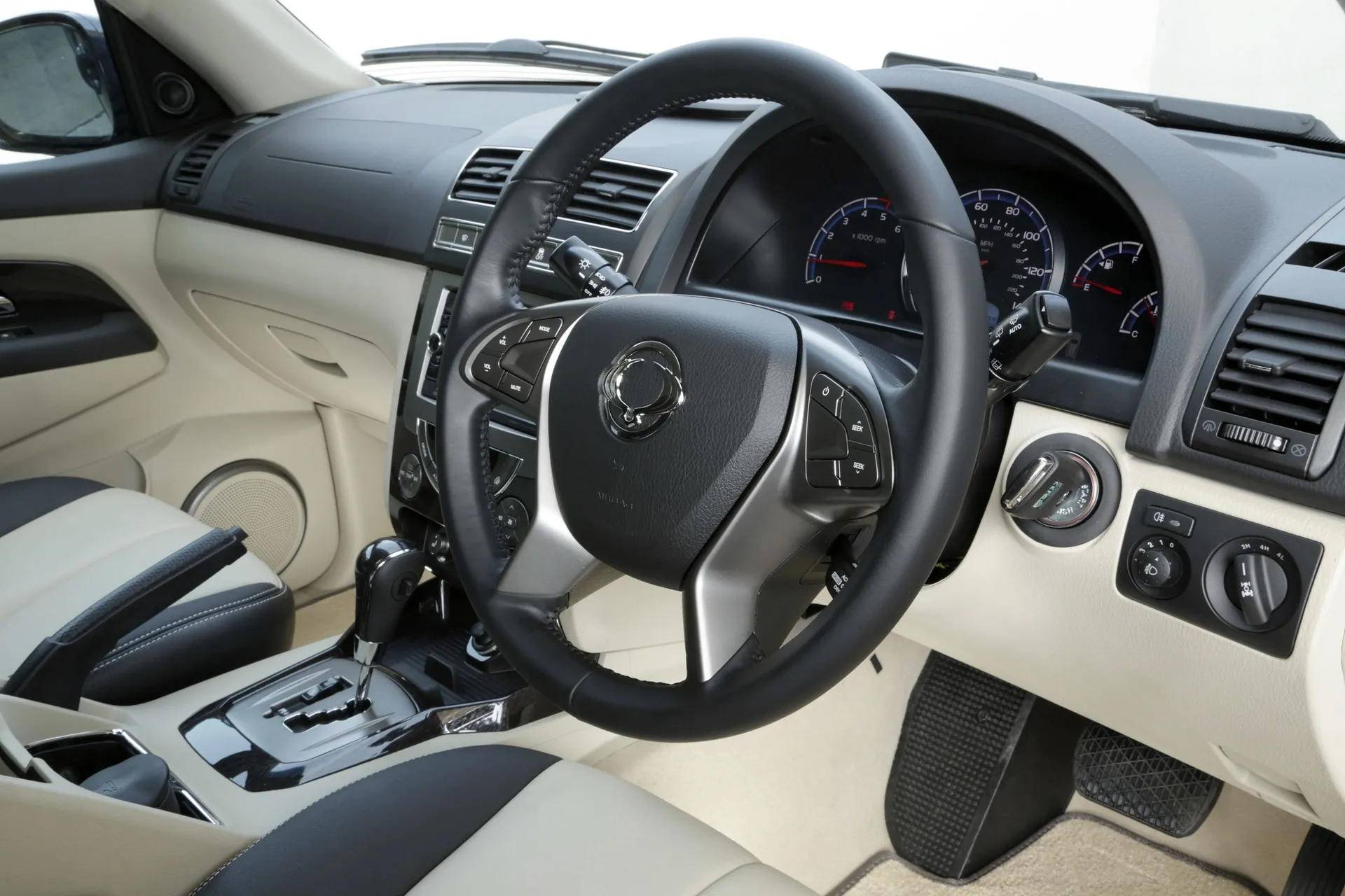 SsangYong Rexton W steering wheel