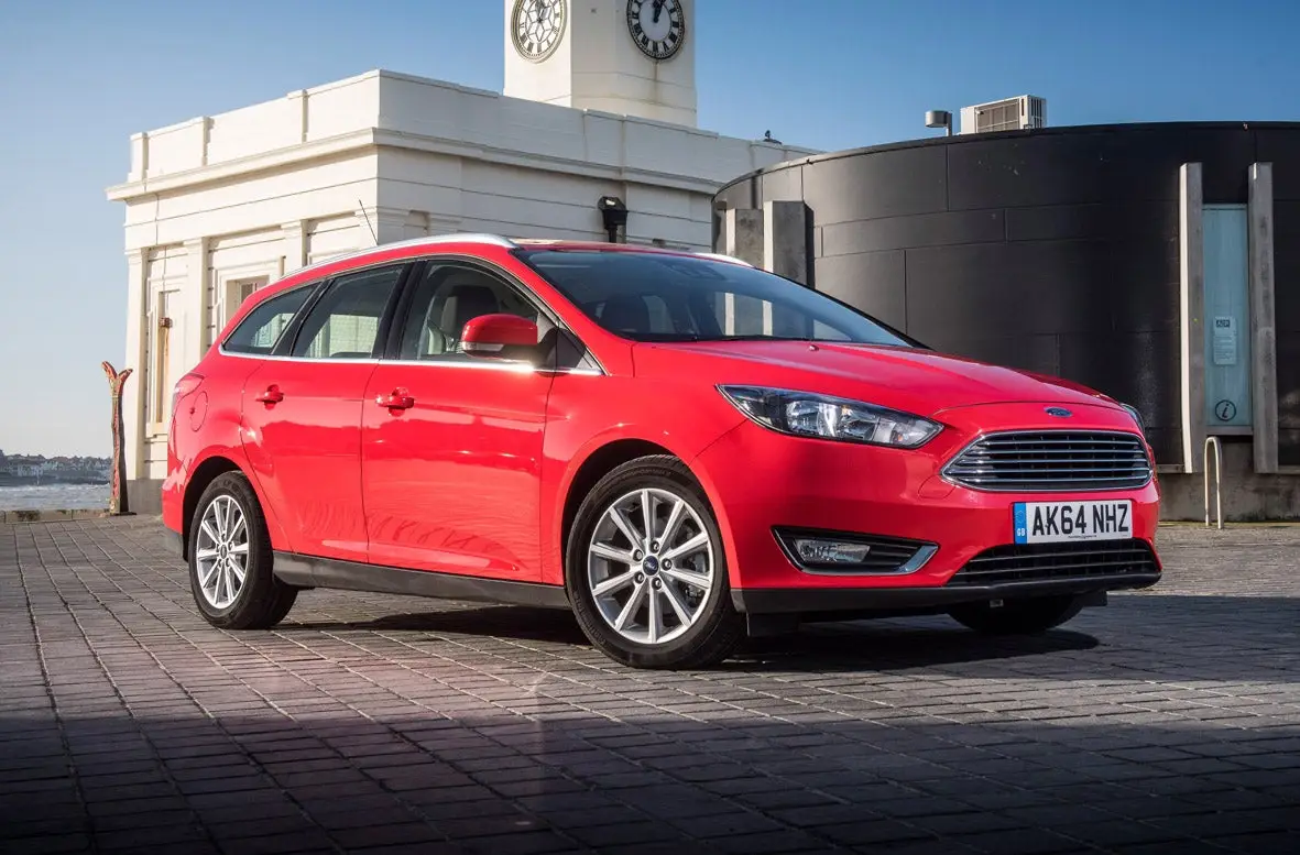 Ford Focus Estate (2014-2018) Review: exterior front three quarter photo of the Ford Focus Estate 