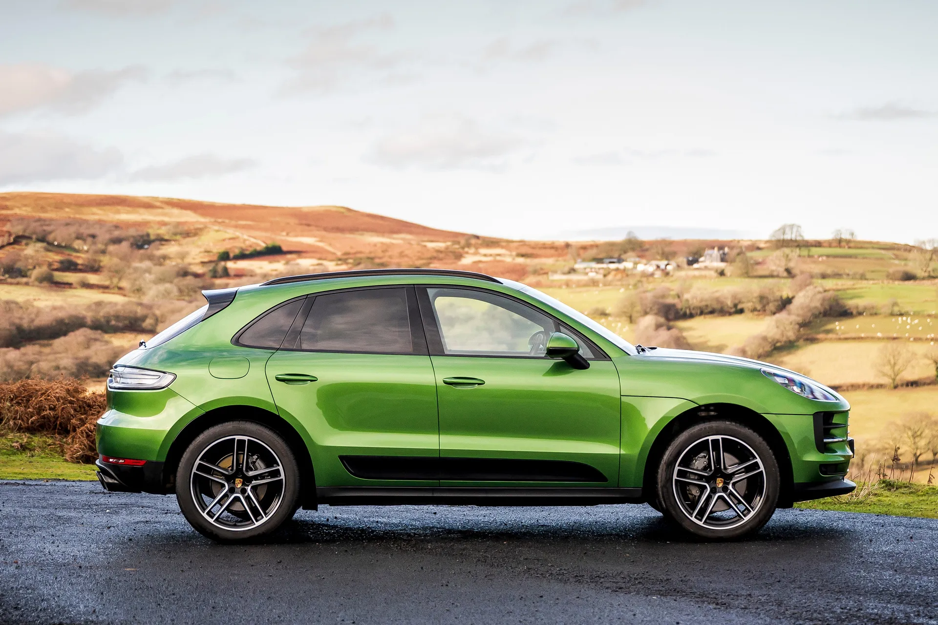 Porsche Macan Review: Right Side View