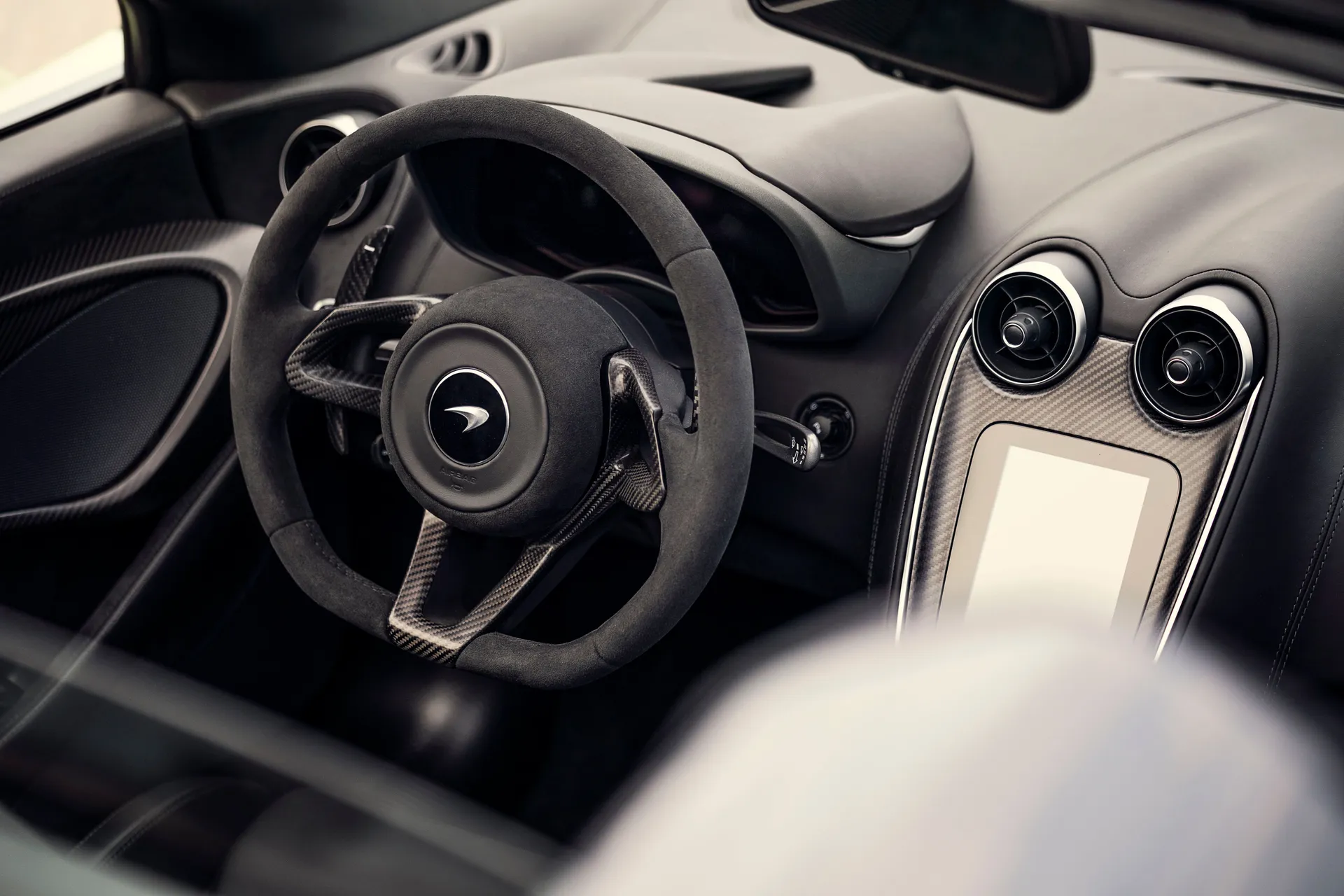McLaren 600LT steering wheel