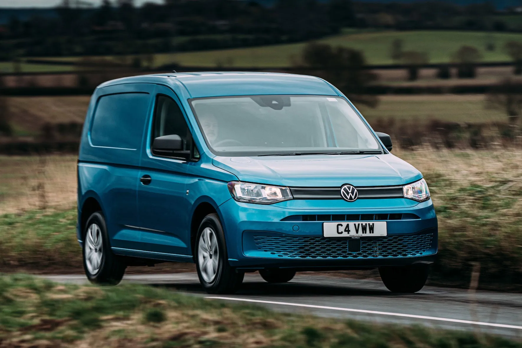 Volkswagen Caddy Cargo Review: exterior moving
