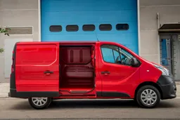 Nissan NV300 (2016-2021) Review: side door