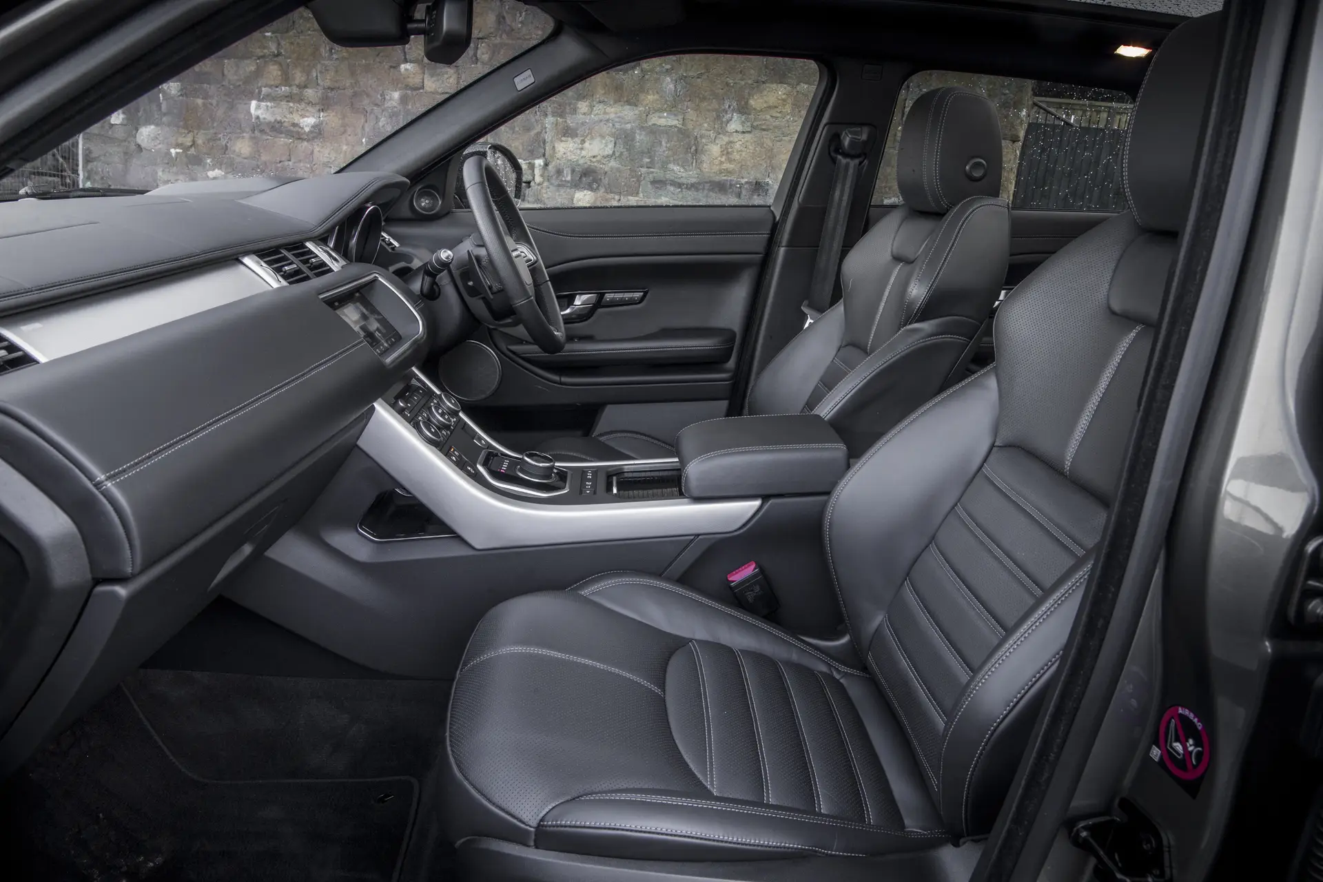 Range Rover Evoque (2011-2019) Review: interior close up photo of the Range Rover Evoque front seats
