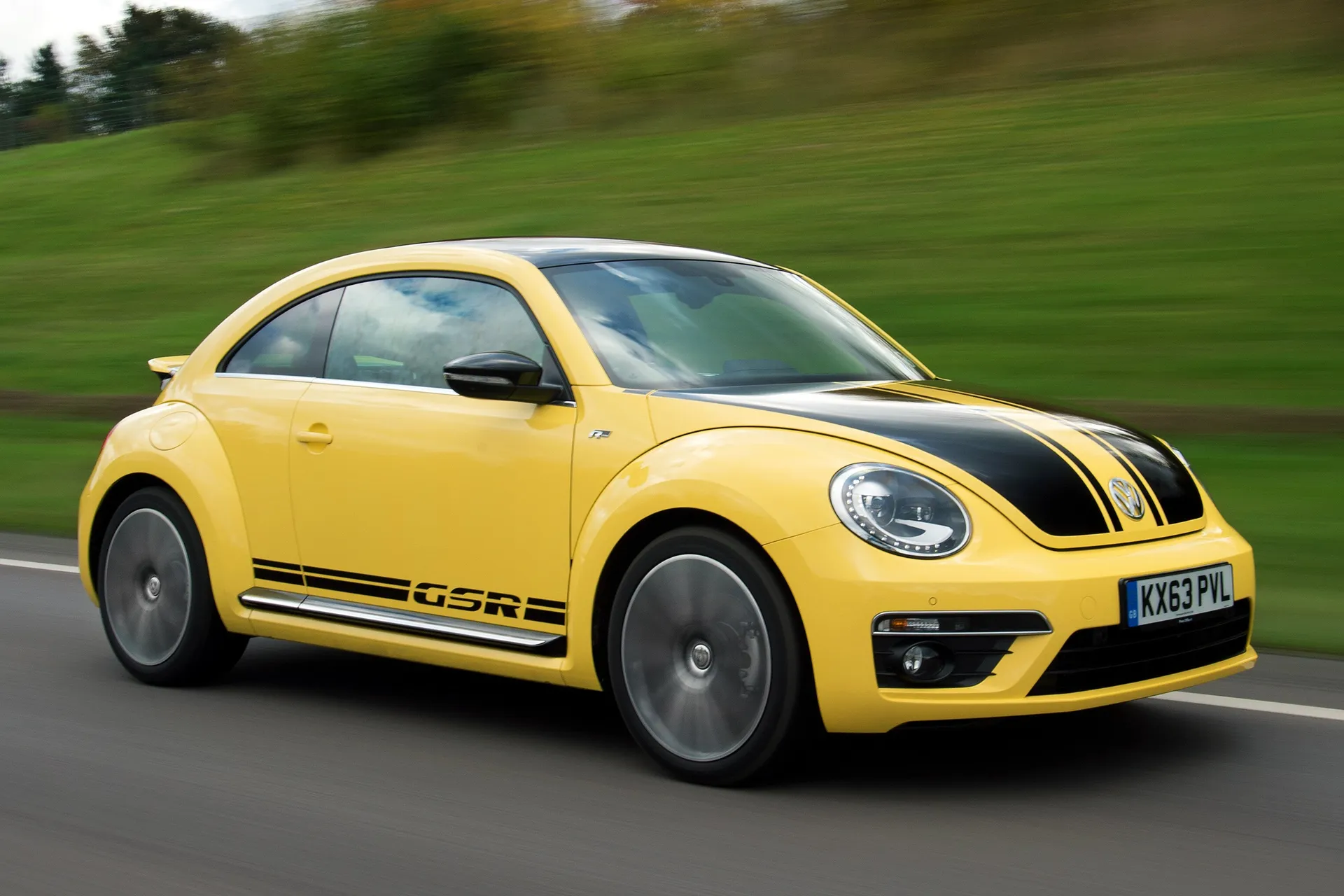 Volkswagen Beetle (2012-2019) Review: Front Side View