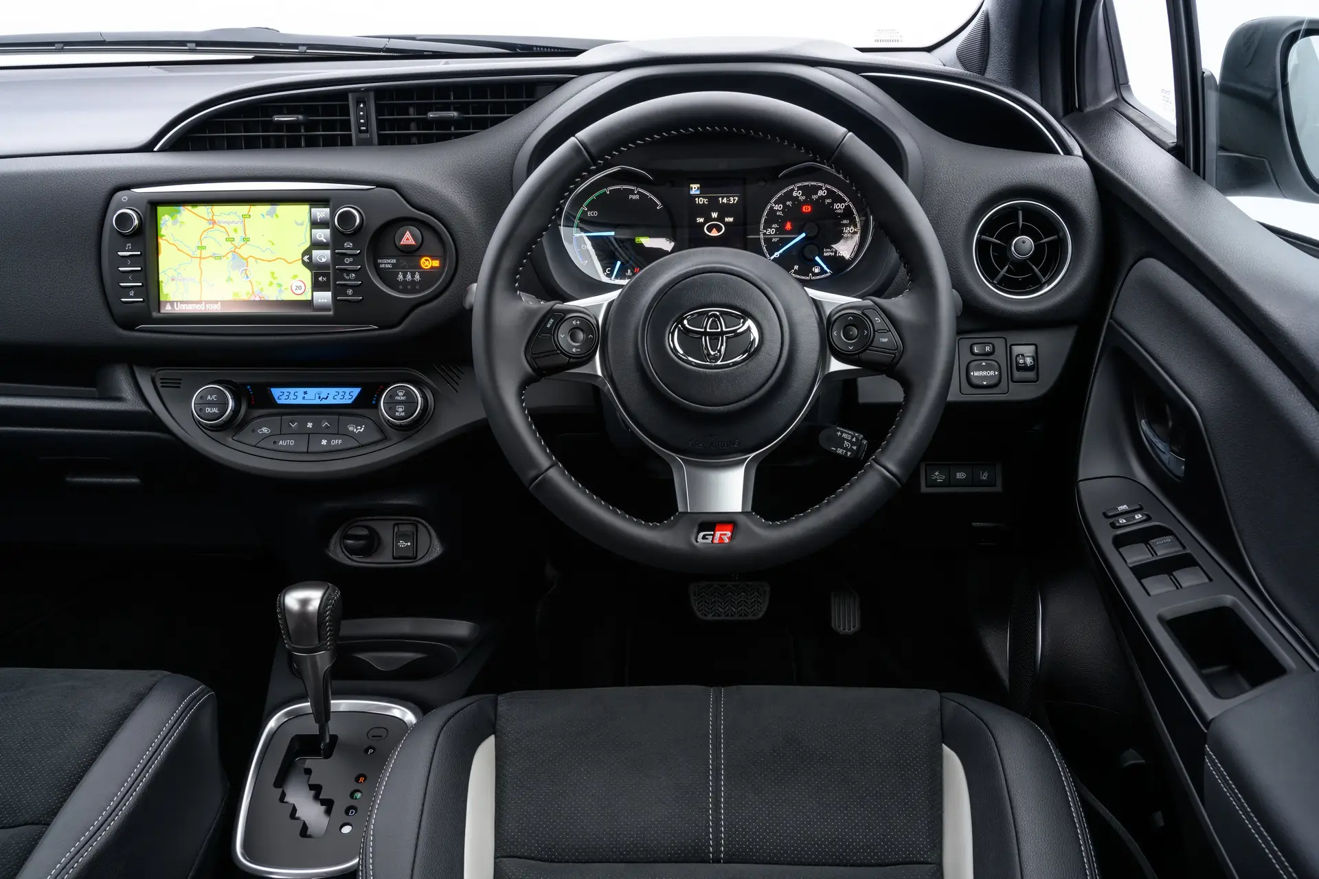 Toyota Yaris (2011-2020) Review: interior close up photo of the Toyota Yaris dashboard
