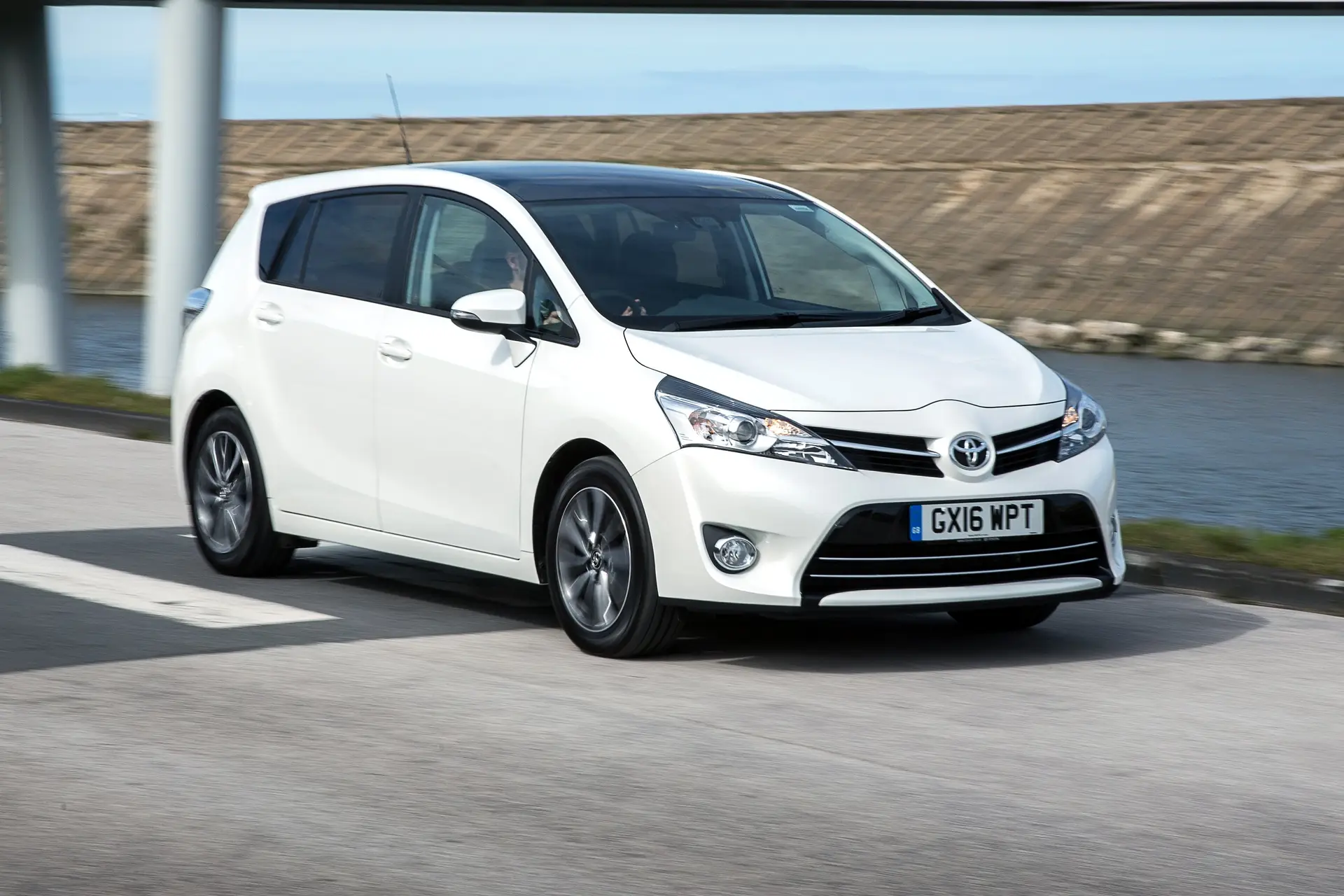 Toyota Verso Review 2023: front dynamic
