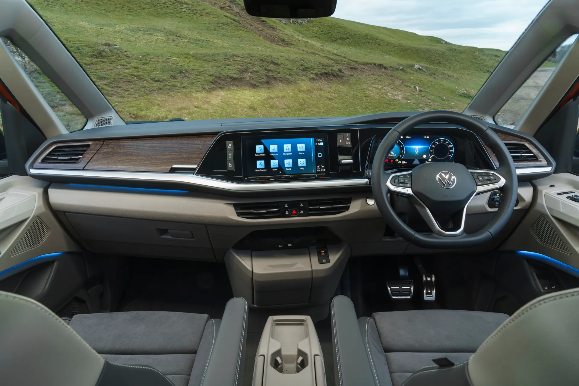Volkswagen Multivan Review: interior