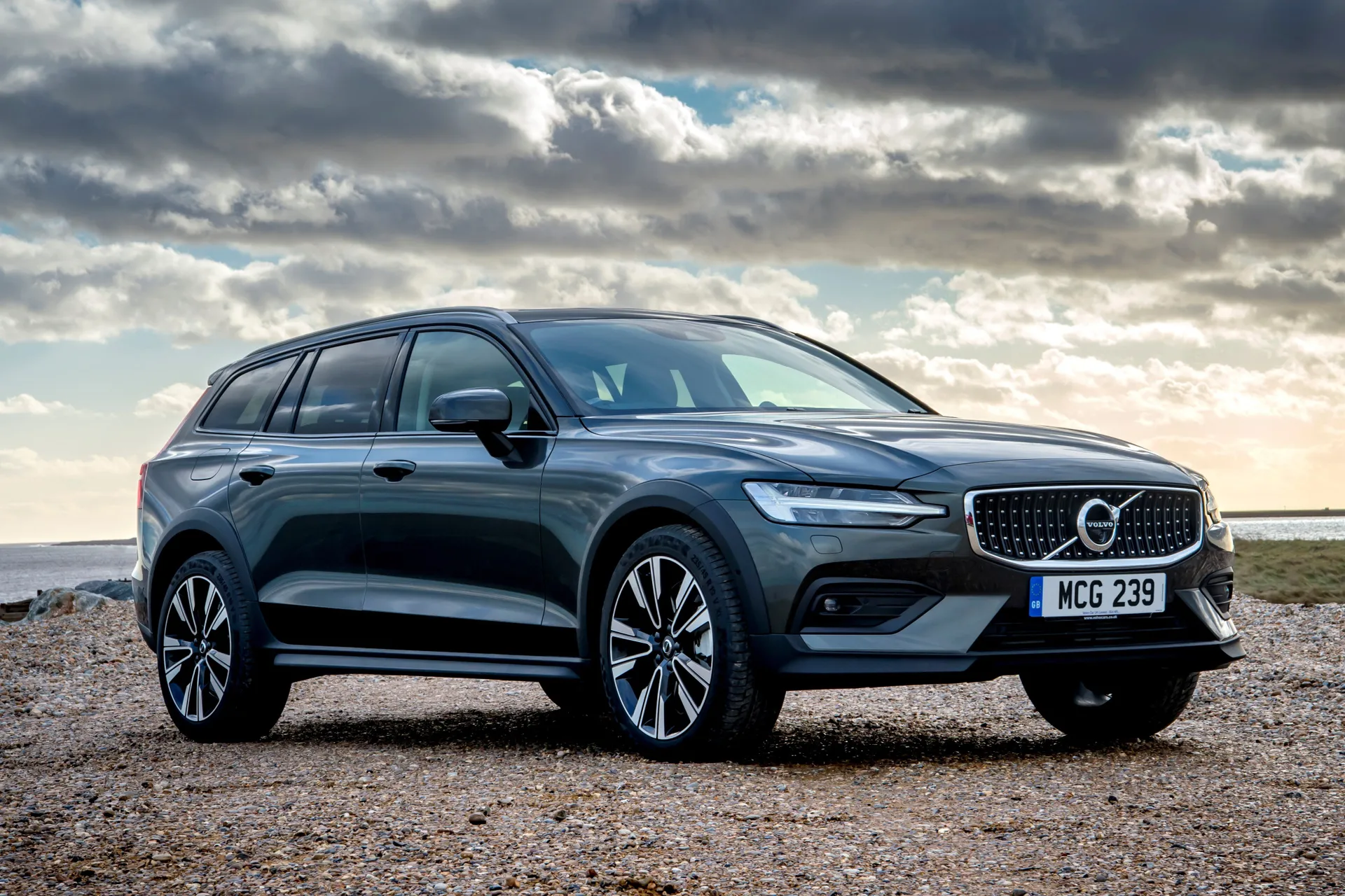 Volvo V60 Cross Country (2019-2023) Review: Front Side View