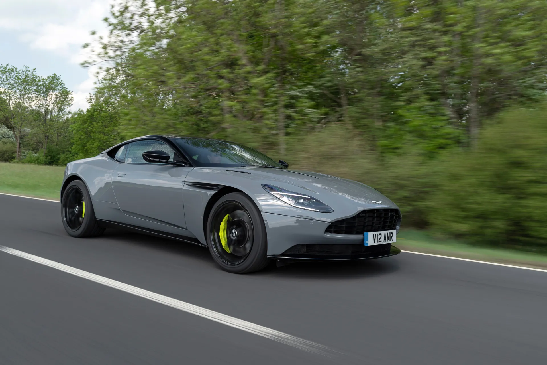 DB11 Aston Martin: Côté conducteur